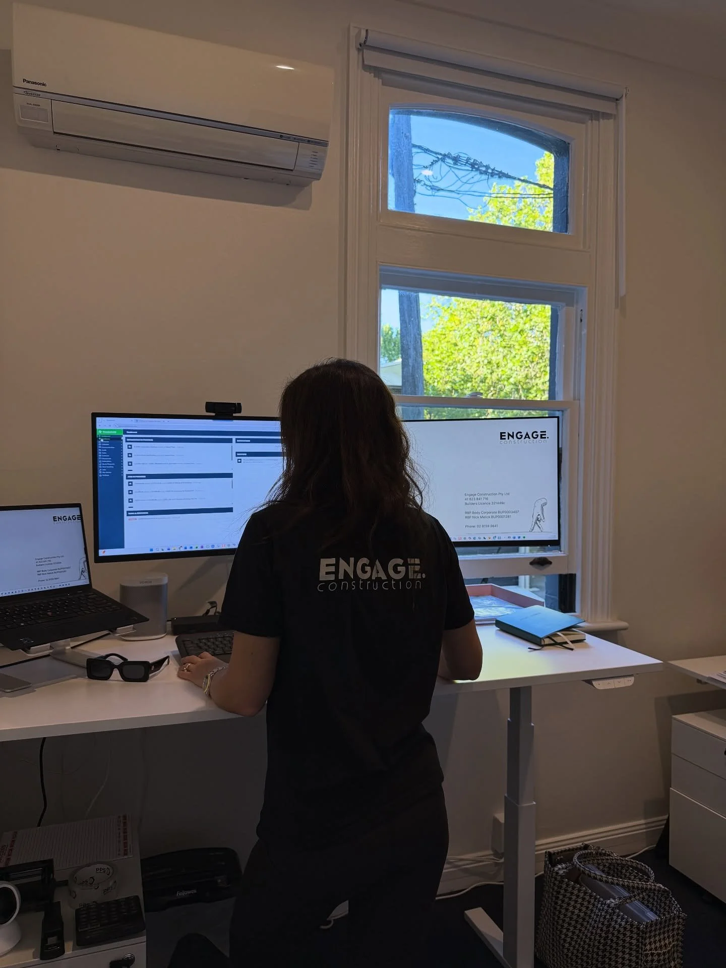 Engage Construction&rsquo;s growth, measured exclusively by standing desk upgrades. 
Skip bin &rarr; ladder &rarr; desk. 
Some glow-ups are still glow-ups 😅

#remedialbuilder #residentialrenovation #sydneybuilder #beforeandafter