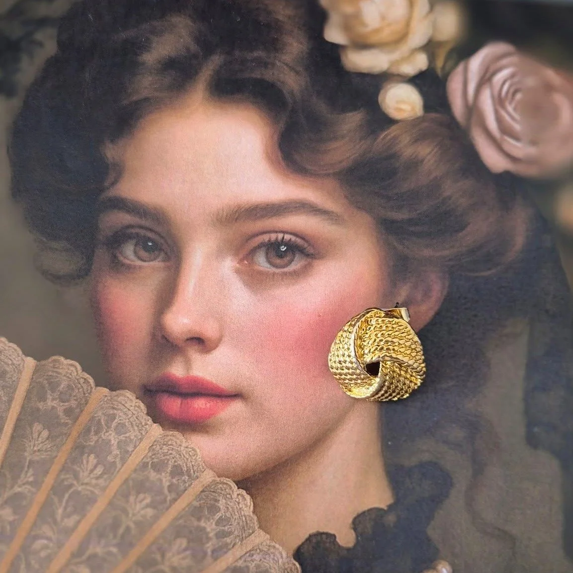 💫&ldquo;Golden Knot&rdquo; 💫

This vintage single clip-on earring weaves together textured strands of gold in a timeless knot, echoing stories of connection, strength, and elegance. 

Wear it solo or let it find its &lsquo;other half&rsquo; in your