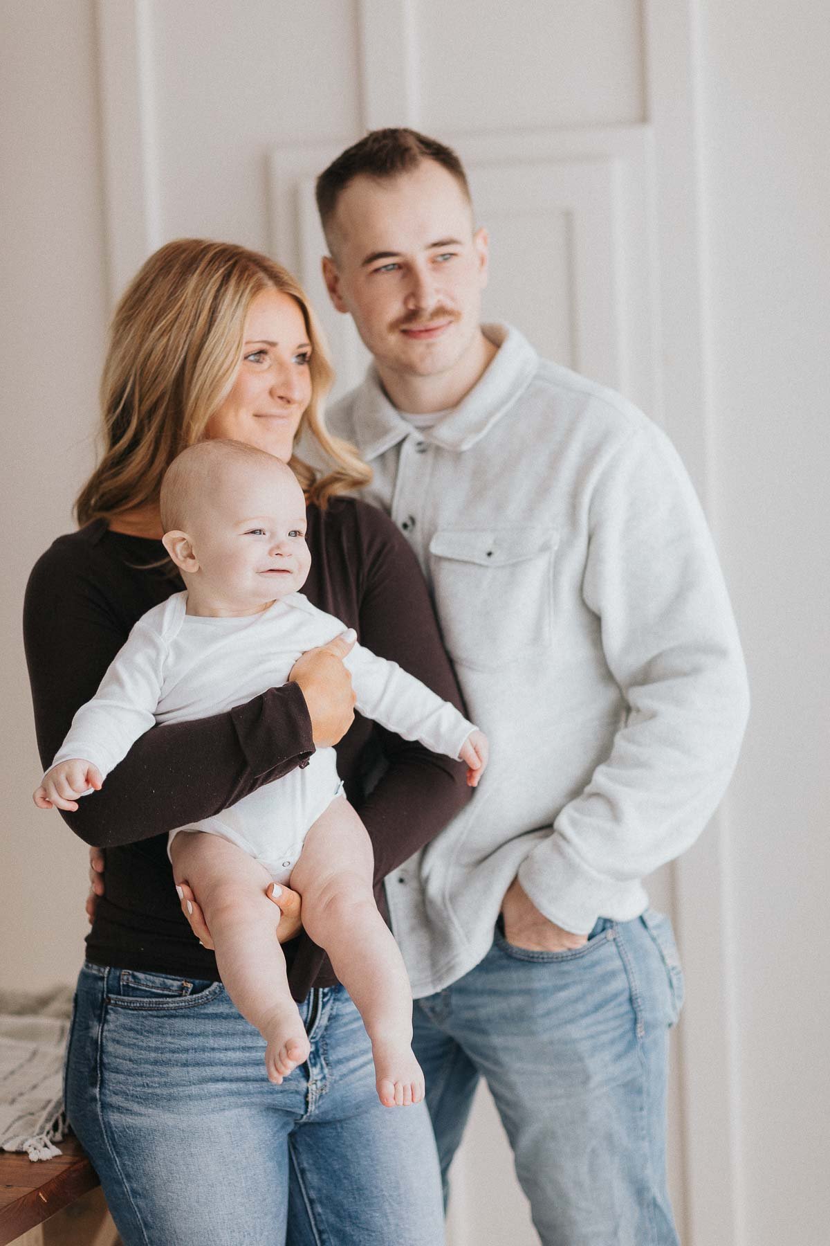 026_Northern-Central-Wisconsin-Indoor-Lifestyle-BoHo-Studio-Portrait-Film-Style-Photographer-James-Stokes-Co.Photographers.Medford.WI.jpg