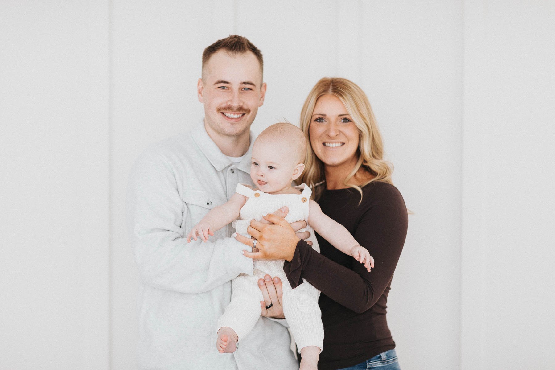 016_Northern-Central-Wisconsin-Indoor-Lifestyle-BoHo-Studio-Portrait-Film-Style-Photographer-James-Stokes-Co.Photographers.Medford.WI.jpg