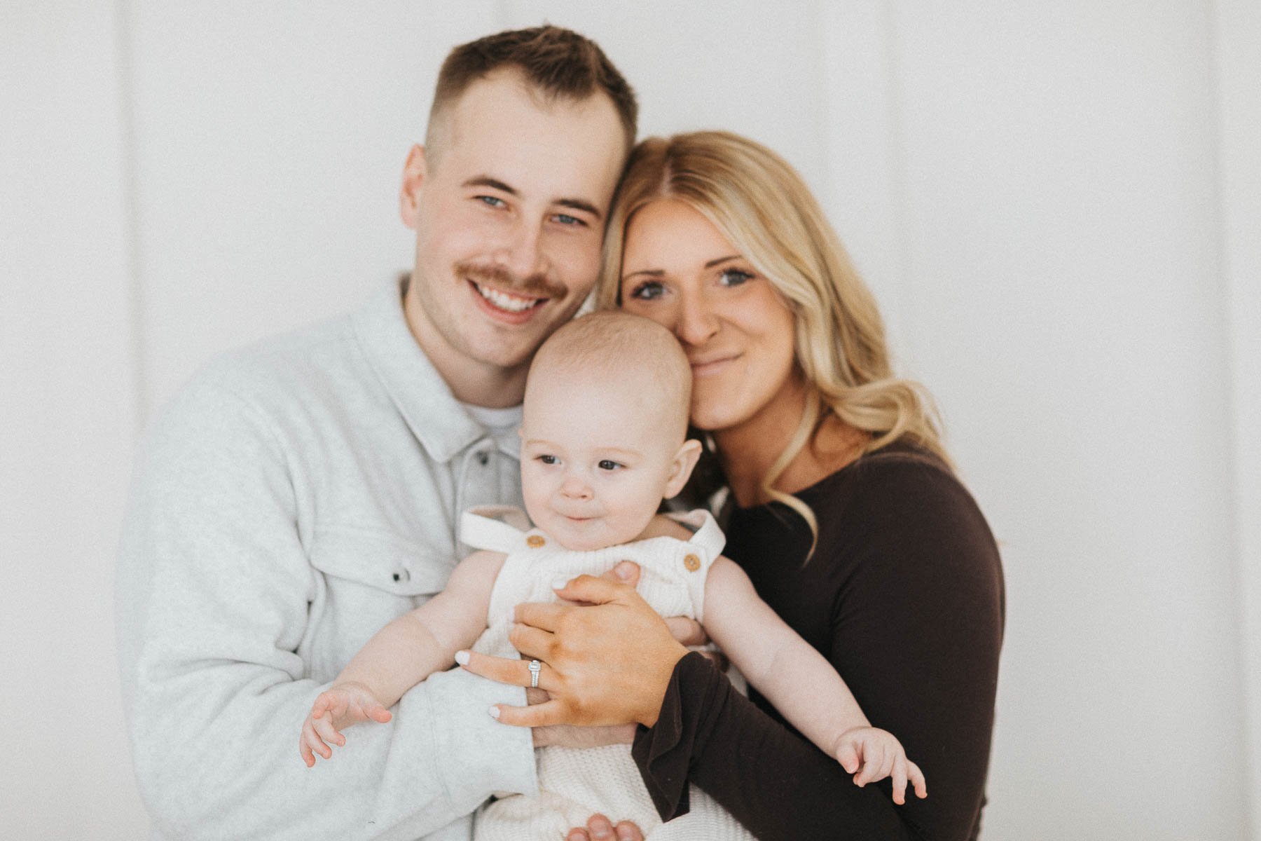 018_Northern-Central-Wisconsin-Indoor-Lifestyle-BoHo-Studio-Portrait-Film-Style-Photographer-James-Stokes-Co.Photographers.Medford.WI.jpg