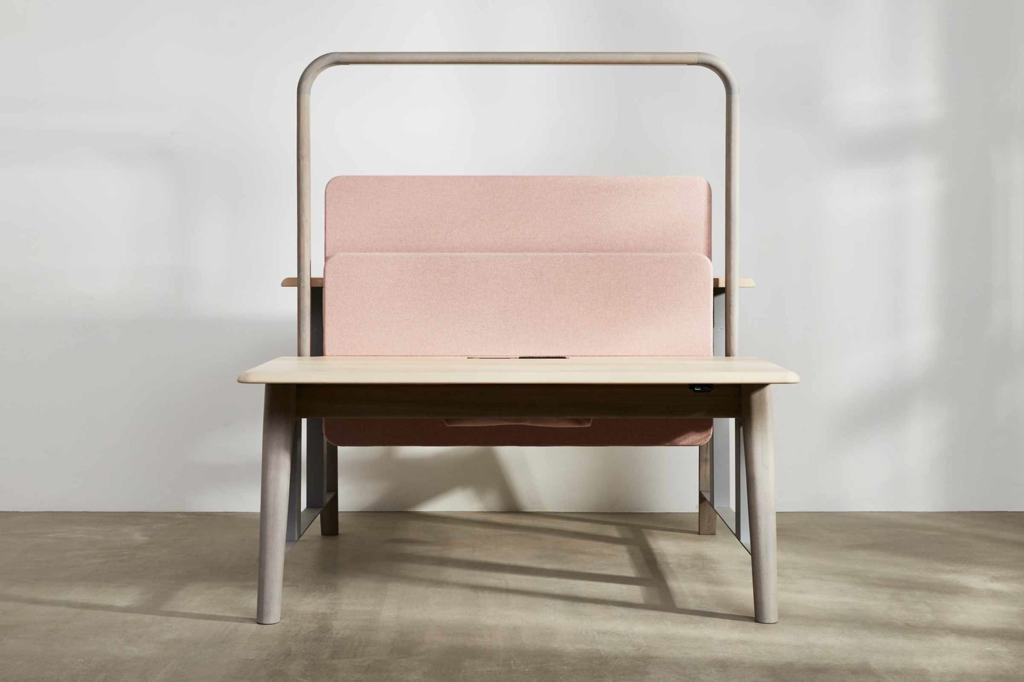 Benchmark_Sage_SitStand_Workbench_SycamoreAsh_20870xCS-2100x1400.jpg