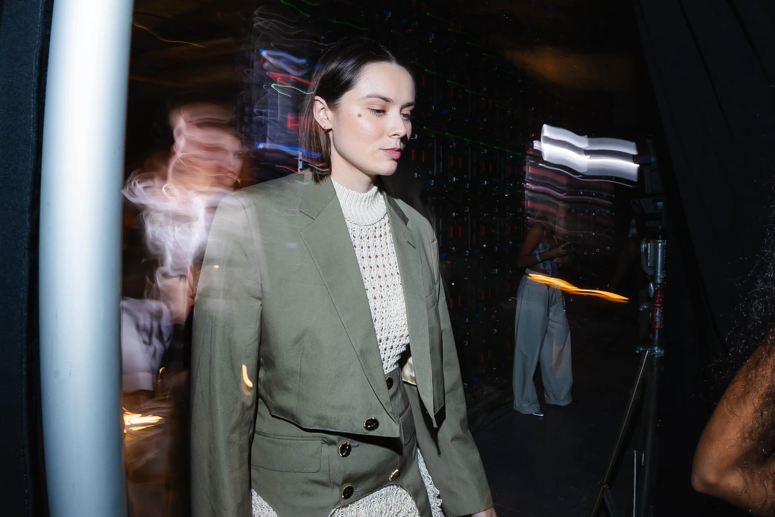 Backstage at RE/DIRECT 4.12  felt like its own world - a little chaotic, very human, and completely alive 🌱

Styling teams moving fast, last-minute adjustments, all of it building toward something that only exists for a moment, and these moments are