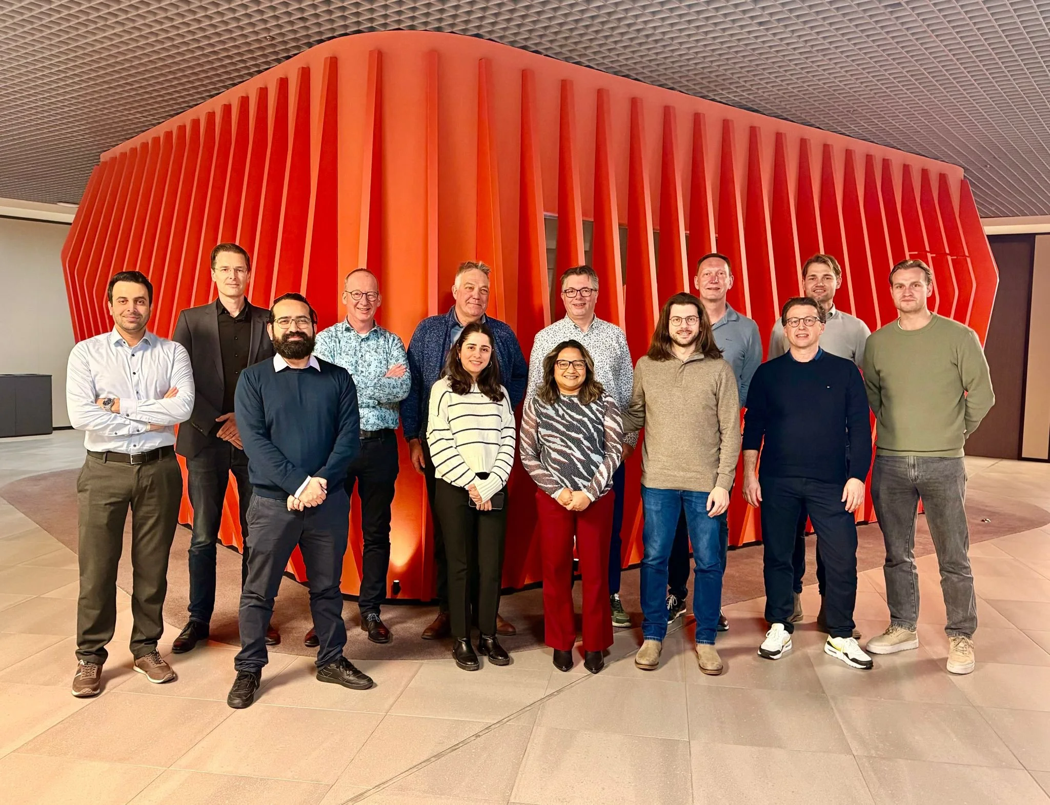 Groepsfoto na de laatste meeting op 2 december 2025