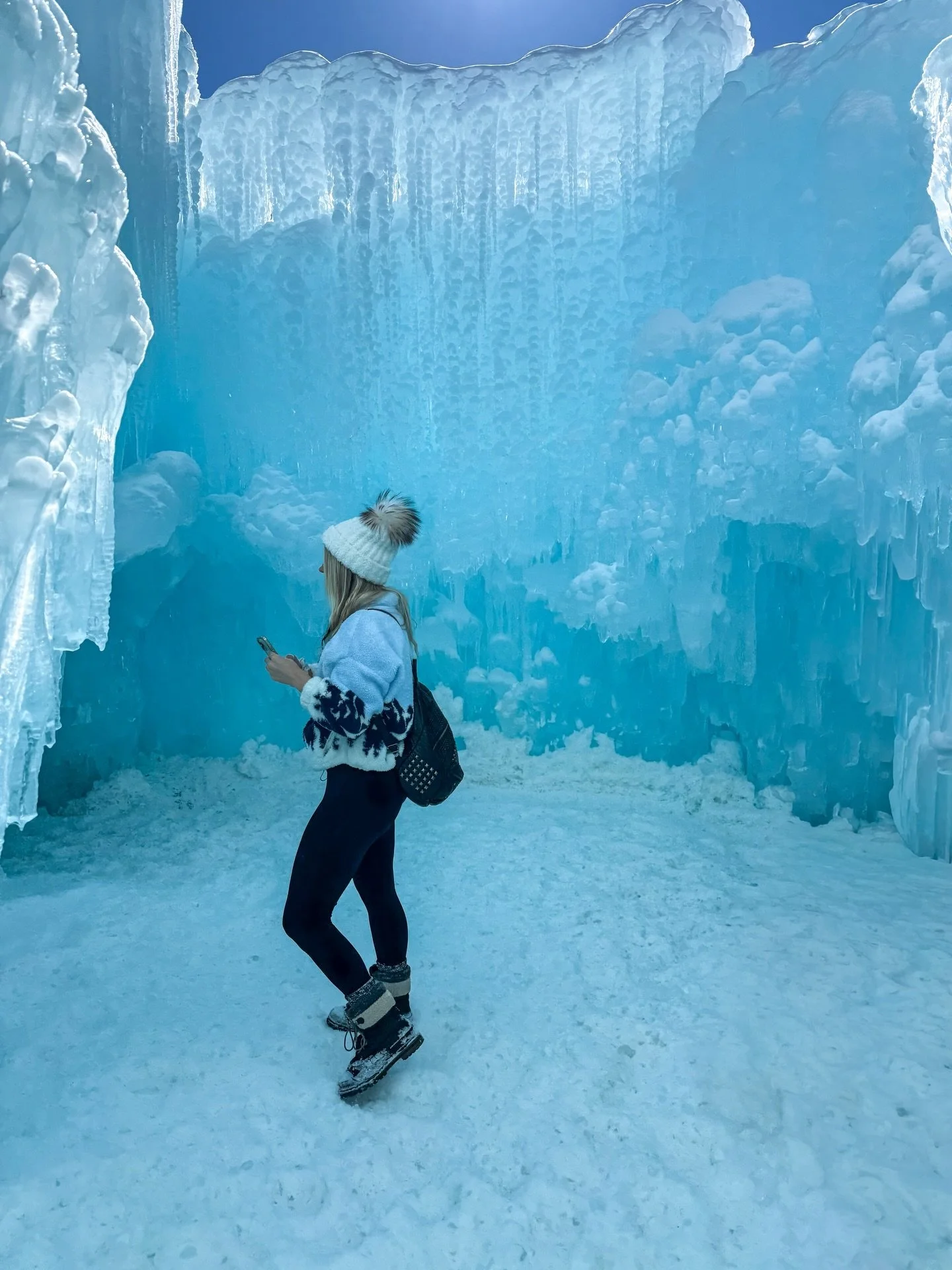 had the most dreamy day escaping reality for just a moment to experience pure magic, my favorite kind 🪄❄️😉✨ 

1000/10 recommend visiting the @icecastles_ if you can! 

#icecastles #cripplecreekicefestival #colorado