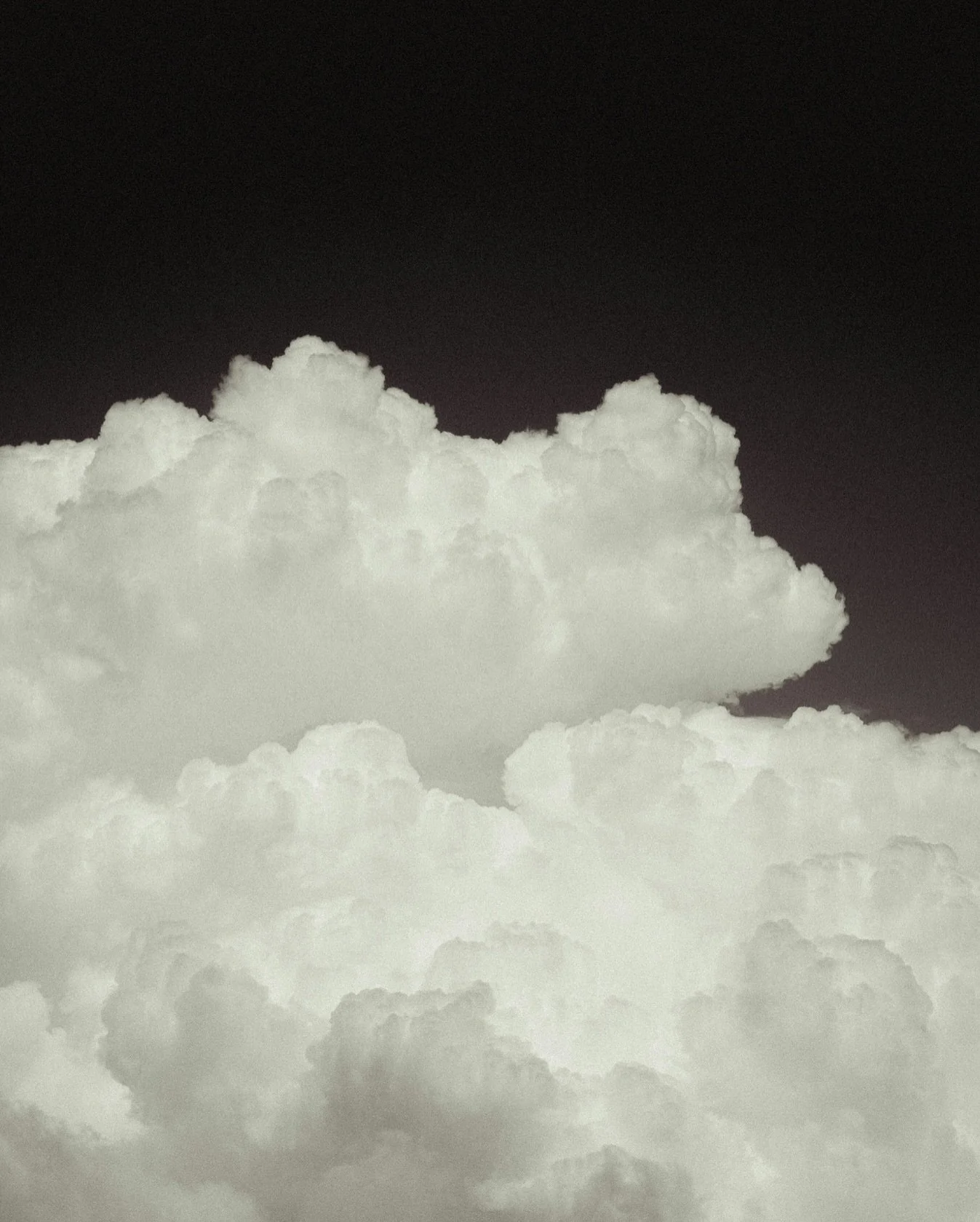 april&mdash;tv&aring; &aring;r 🤍