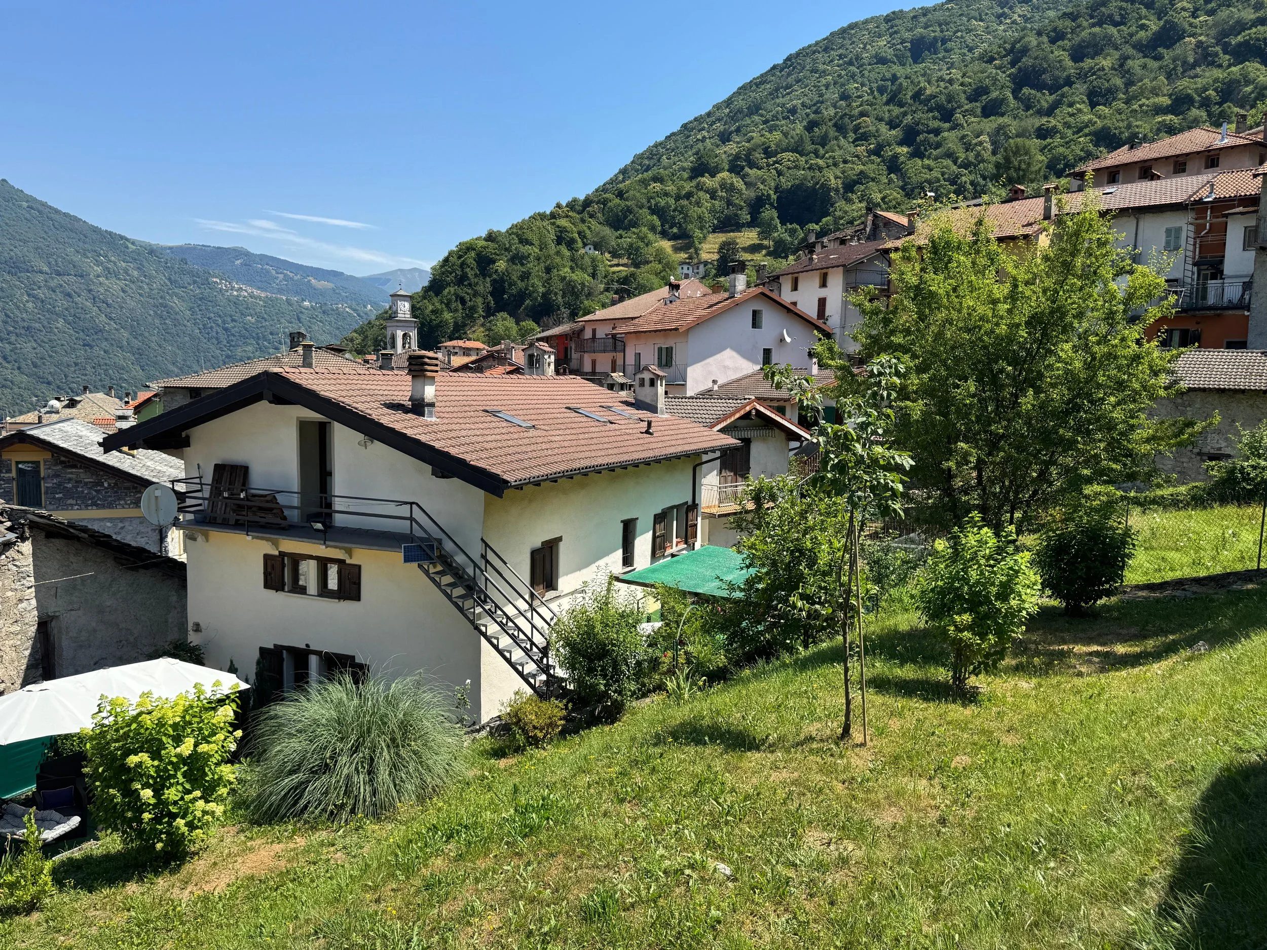 Villetta unifamiliare con giardino a pochi minuti dal Lago di Como