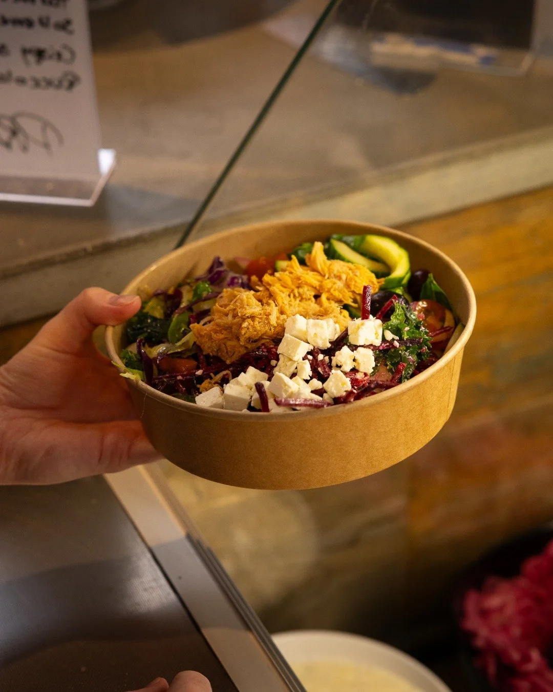 𝐊𝐎𝐌 𝐅𝐎𝐑𝐁𝐈 𝐎𝐆 𝐁𝐘𝐆 𝐃𝐈𝐍 𝐄𝐆𝐄𝐍 𝐅𝐑𝐎𝐊𝐎𝐒𝐓 𝐈 𝐃𝐀𝐆✨

- Det bliver ikke nemmere 🥗✨

📍 Things Deli &ndash; G&aring;seagervej 14, 8250 Eg&aring;

#ThingsDeli #SalatbarMedSmag #Eg&aring;Mad #Gr&oslash;ntErGodt #FrokostToGo #MadDerF&