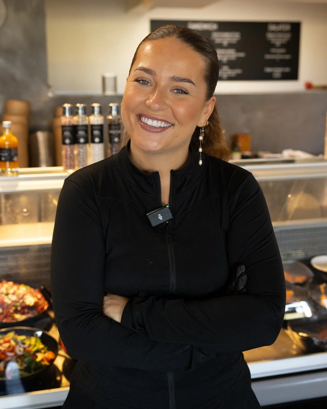 Efter den k&aelig;mpe eftersp&oslash;rgsel til vores Mortens Aften-anretninger, s&aring; bliver vi jo n&oslash;dt til det 🎄🦆

Til juleaften 2025 laver vi samme anretning med and, sovs og r&oslash;dk&aring;l &ndash; lige til at varme og nyde derhjem