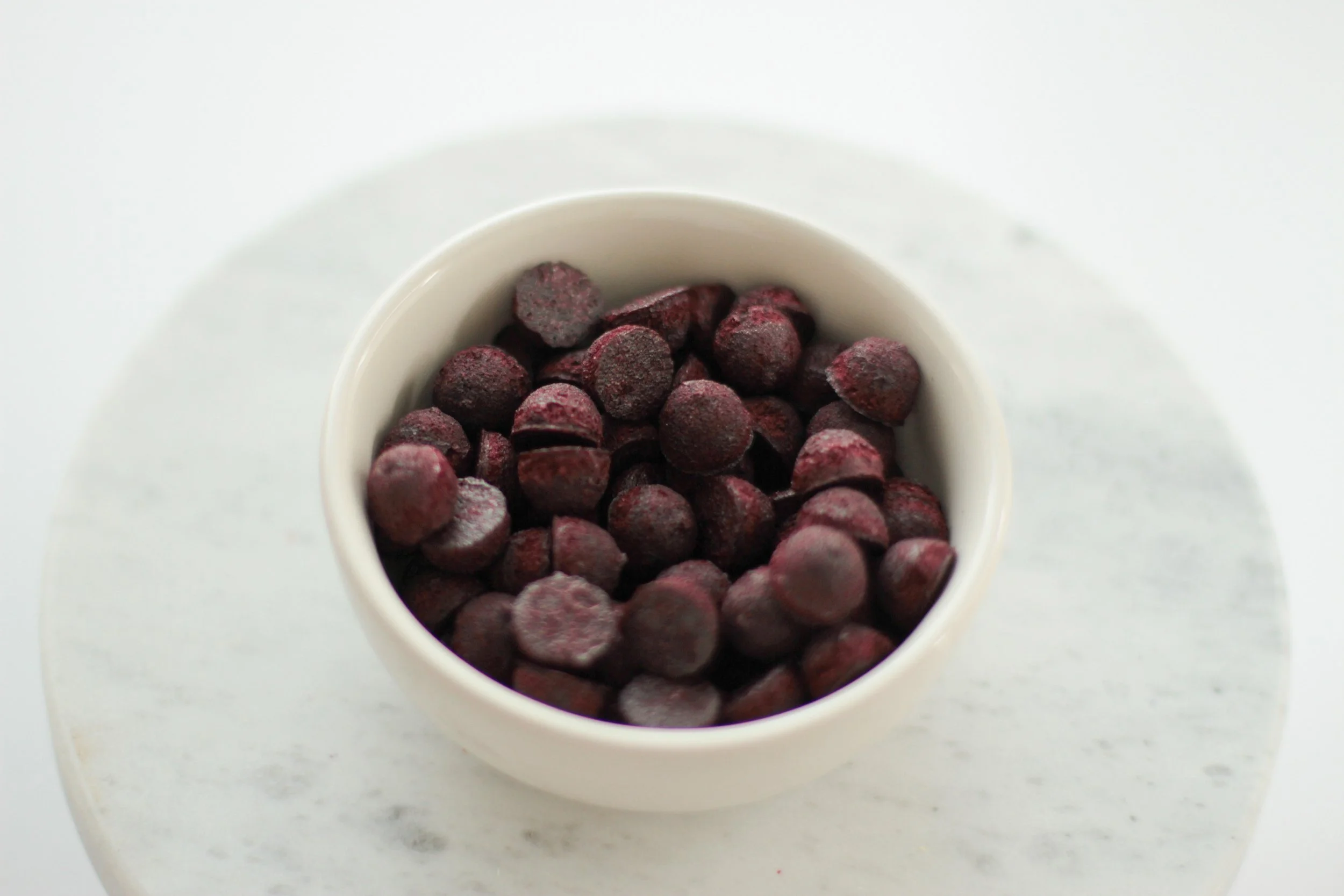 Freeze dried melts blueberry