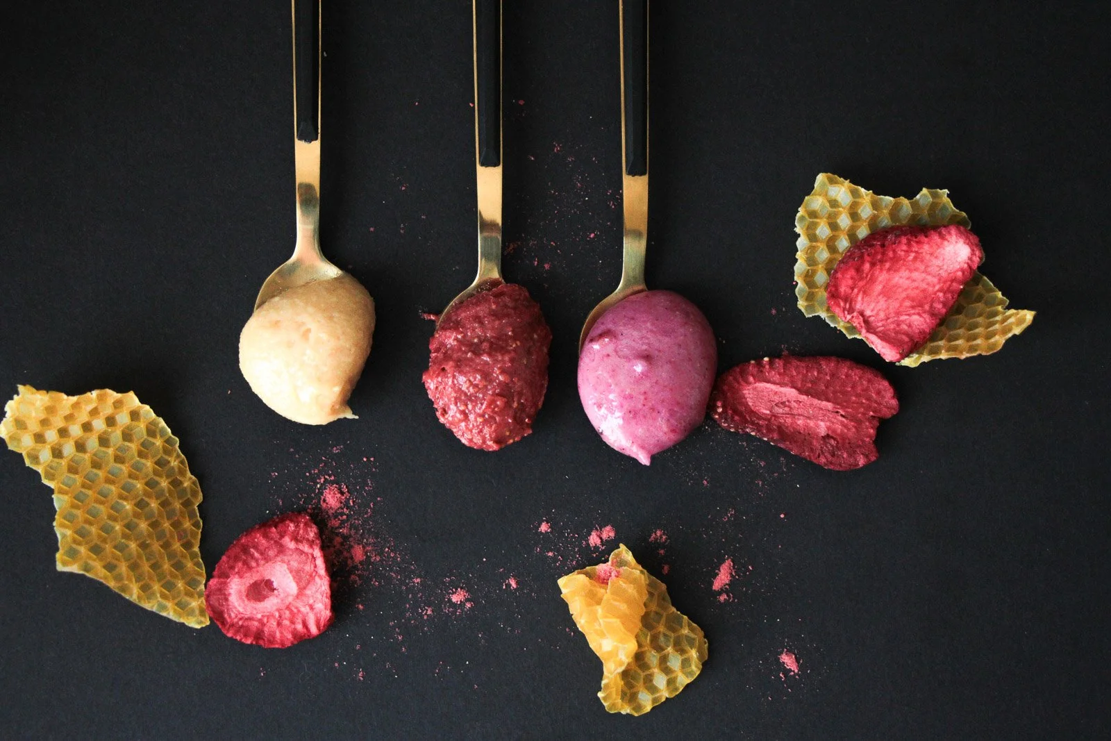 LYO-HONEY: Creamed Honey with Freeze-Dried Strawberry Powder