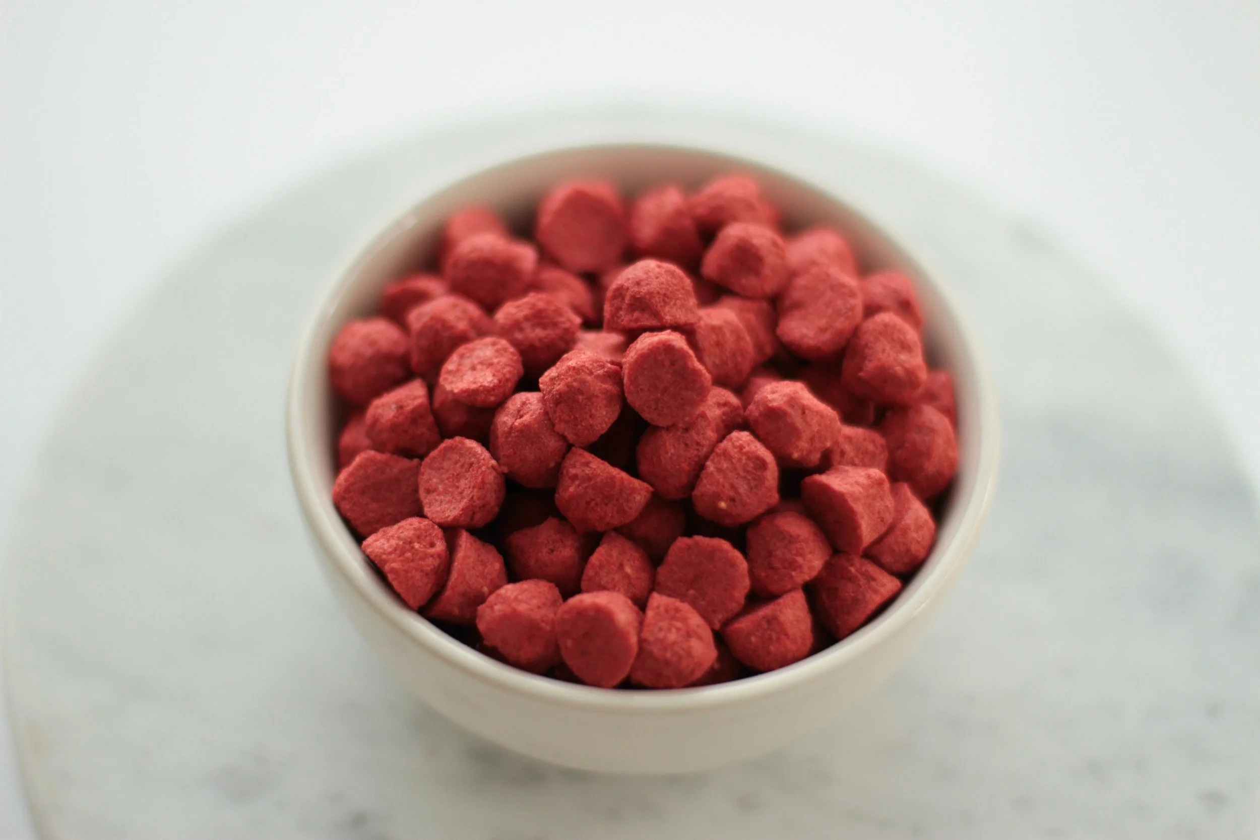 Freeze dried melts strawberry