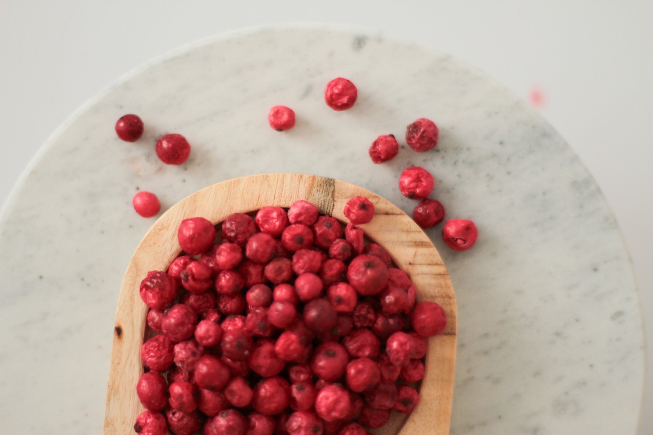 Freeze-dried redcurrant whole