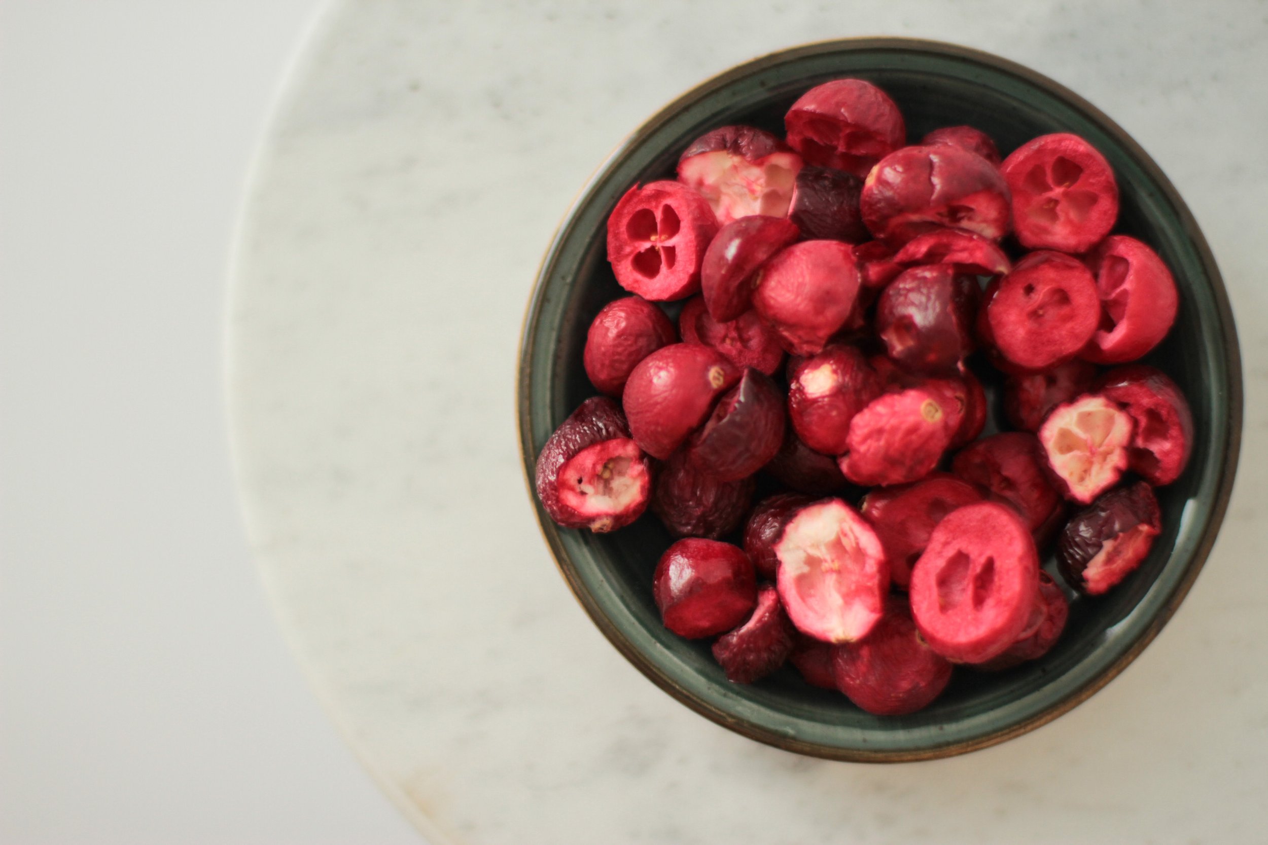 Freeze-dried cranberry halves