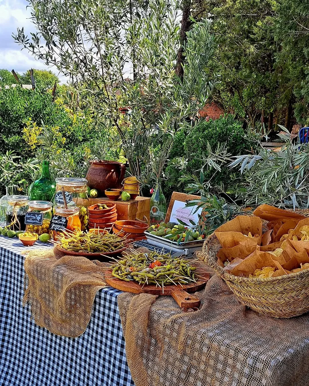 gaonera catering.jpg