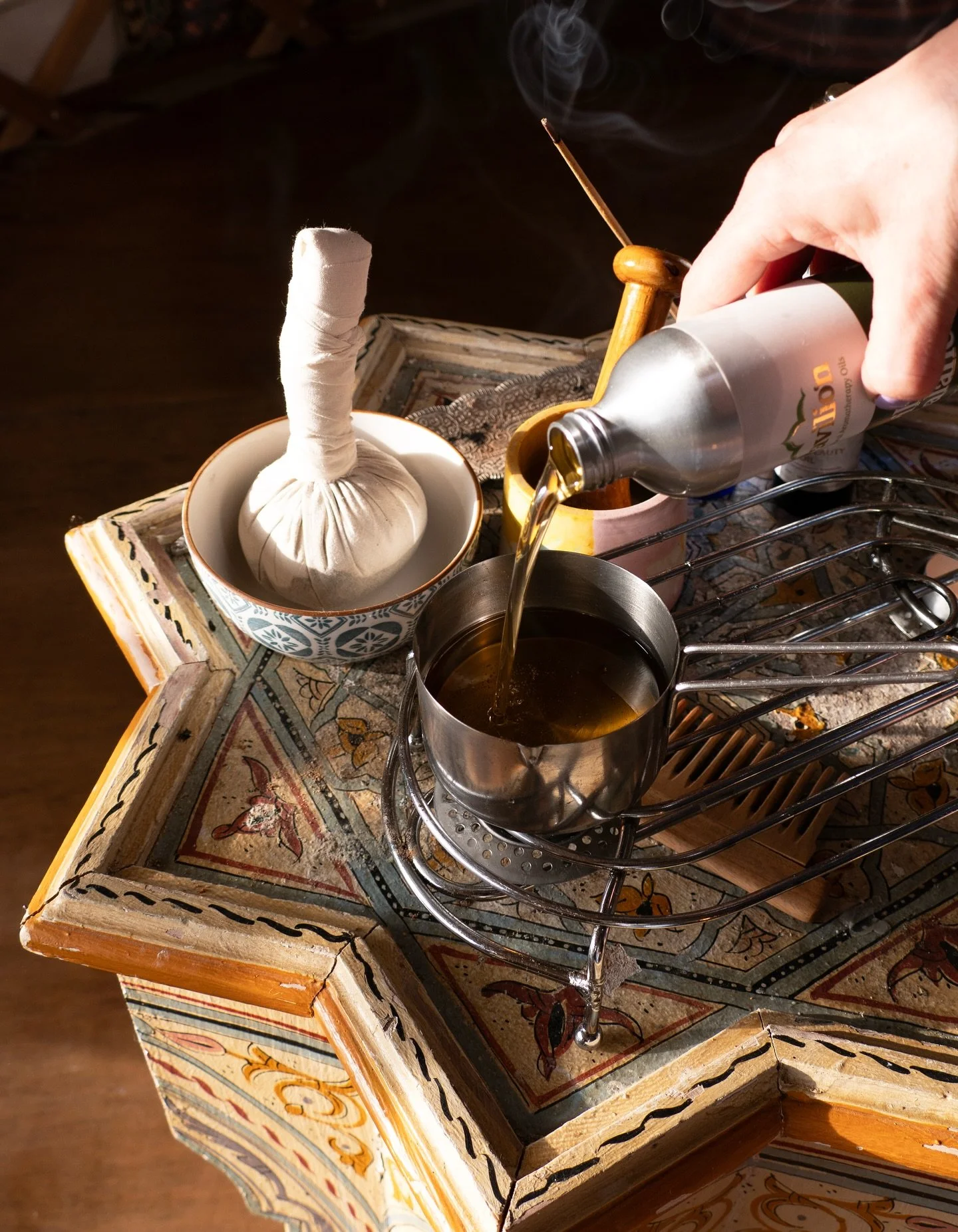 Why is Ayurvedic massage always done with warm oil?

In Ayurveda, we never apply cold oil to the body. The oil is always gently warmed &mdash; and this is intentional, medicinal, and deeply therapeutic.

Here&rsquo;s why:

Warmth = deeper absorption.