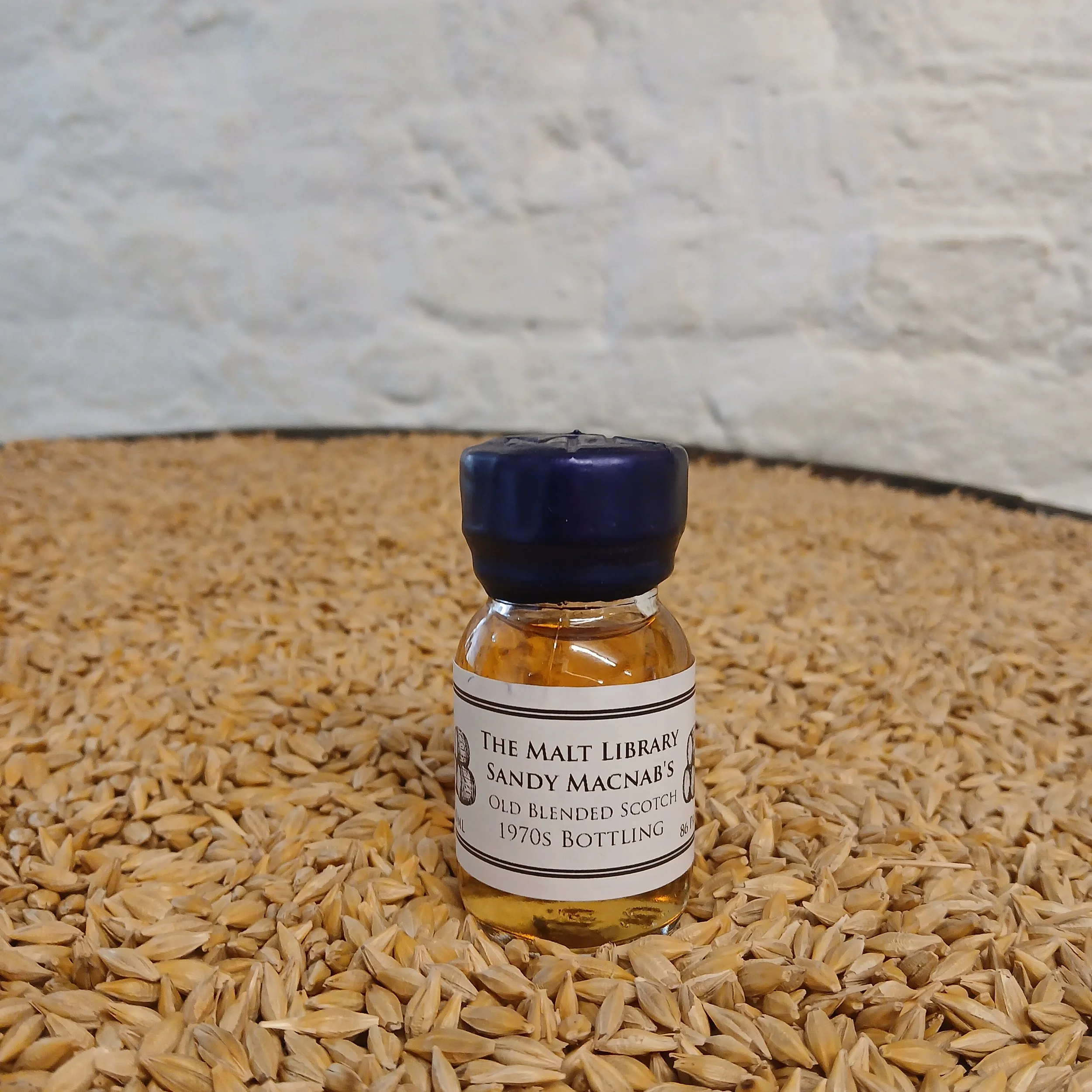Sandy Macnab's Old Blended Scotch 1970s Bottling.jpg
