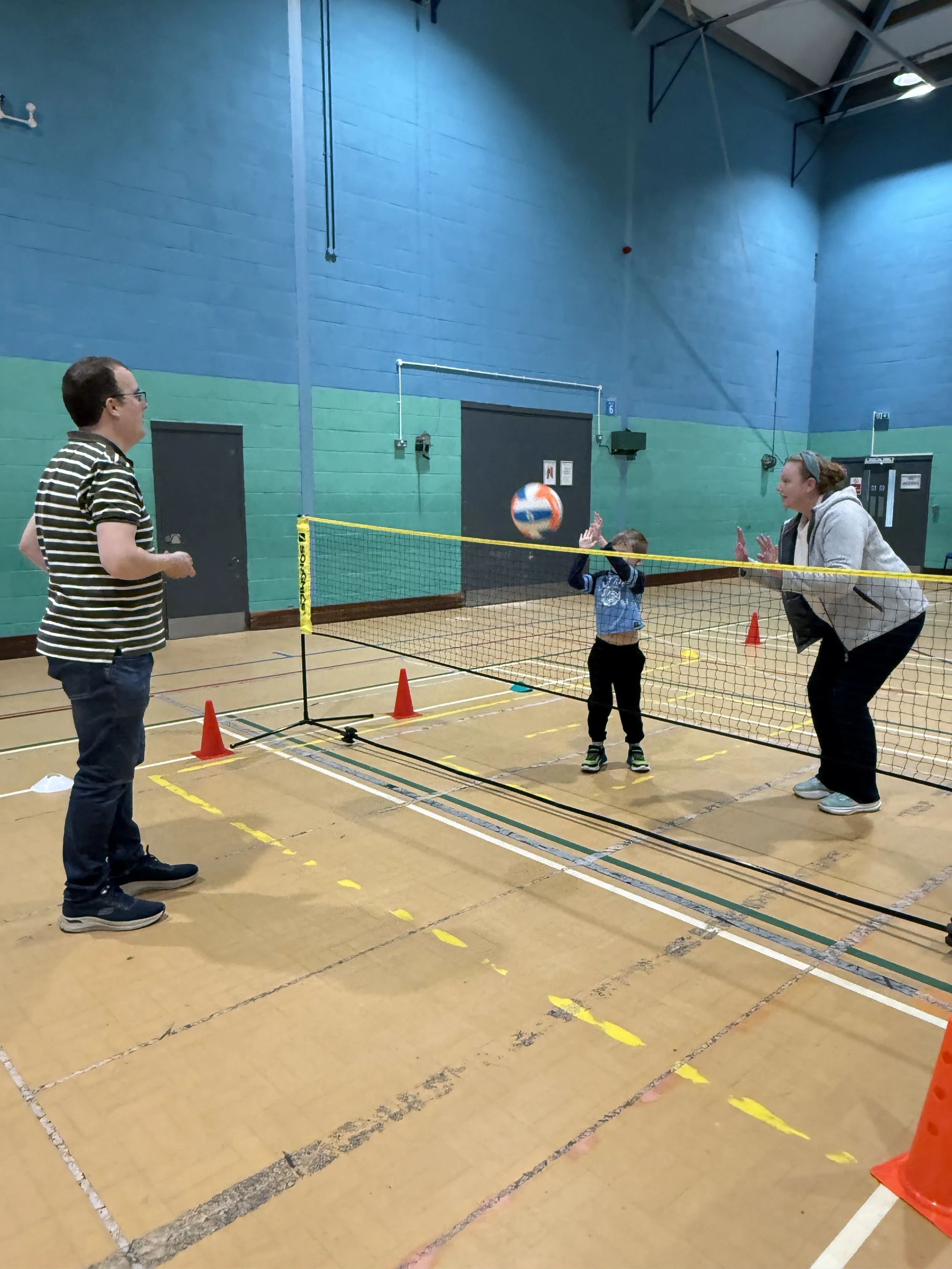 F6IT_Surrey_Charity_Disabled_additional_Needs_Children_Sport_Clubs_Leisure_Support_Family_Friends_Fitness_Volley_Ball.jpg
