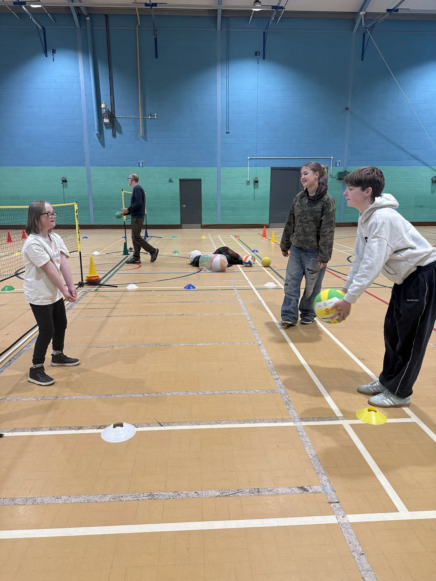 F6IT_Surrey_Charity_Disabled_additional_Needs_Children_Sport_Clubs_Leisure_Support_Family_Friends_clubs_art_Volunteer2.jpg