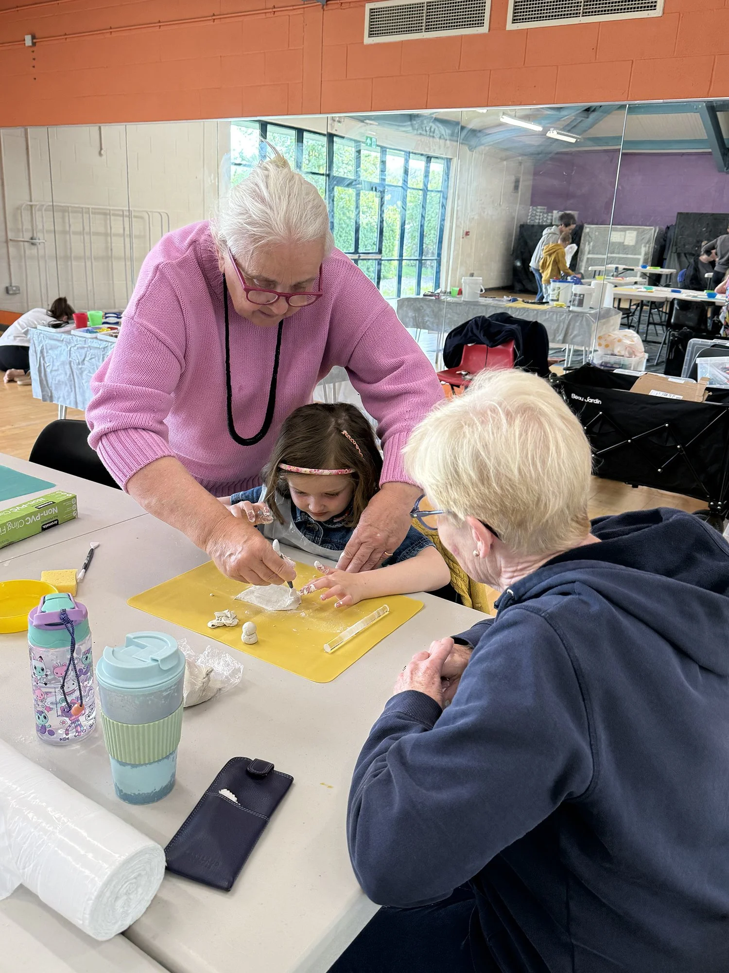 F6IT_Surrey_Charity_Disabled_additional_Needs_Children_Sport_Clubs_Leisure_Support_Family_Friends_clubs_art_Volunteer5.jpg