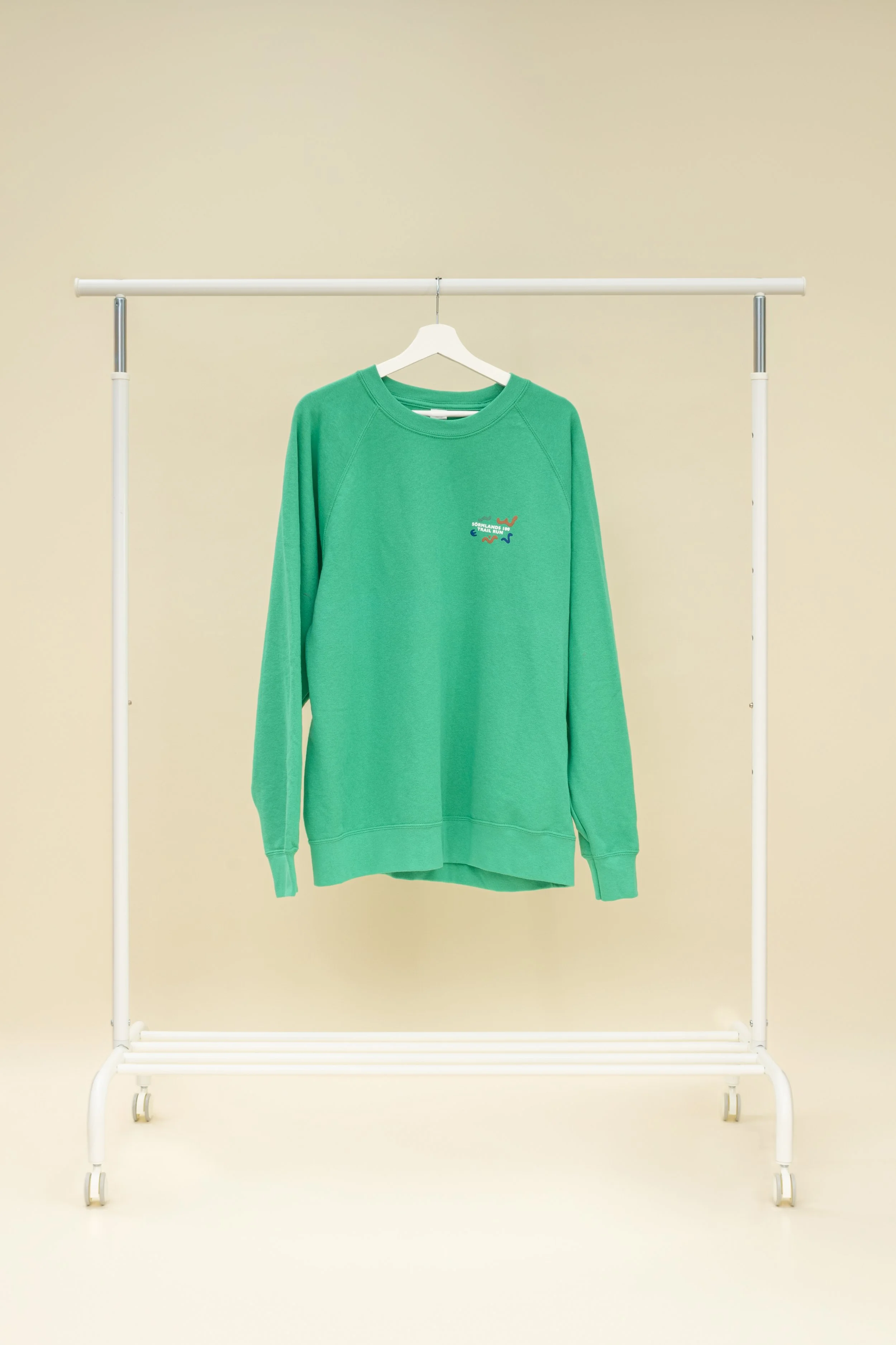 2x3, front, raglan Sweatshirt kelly green.jpg
