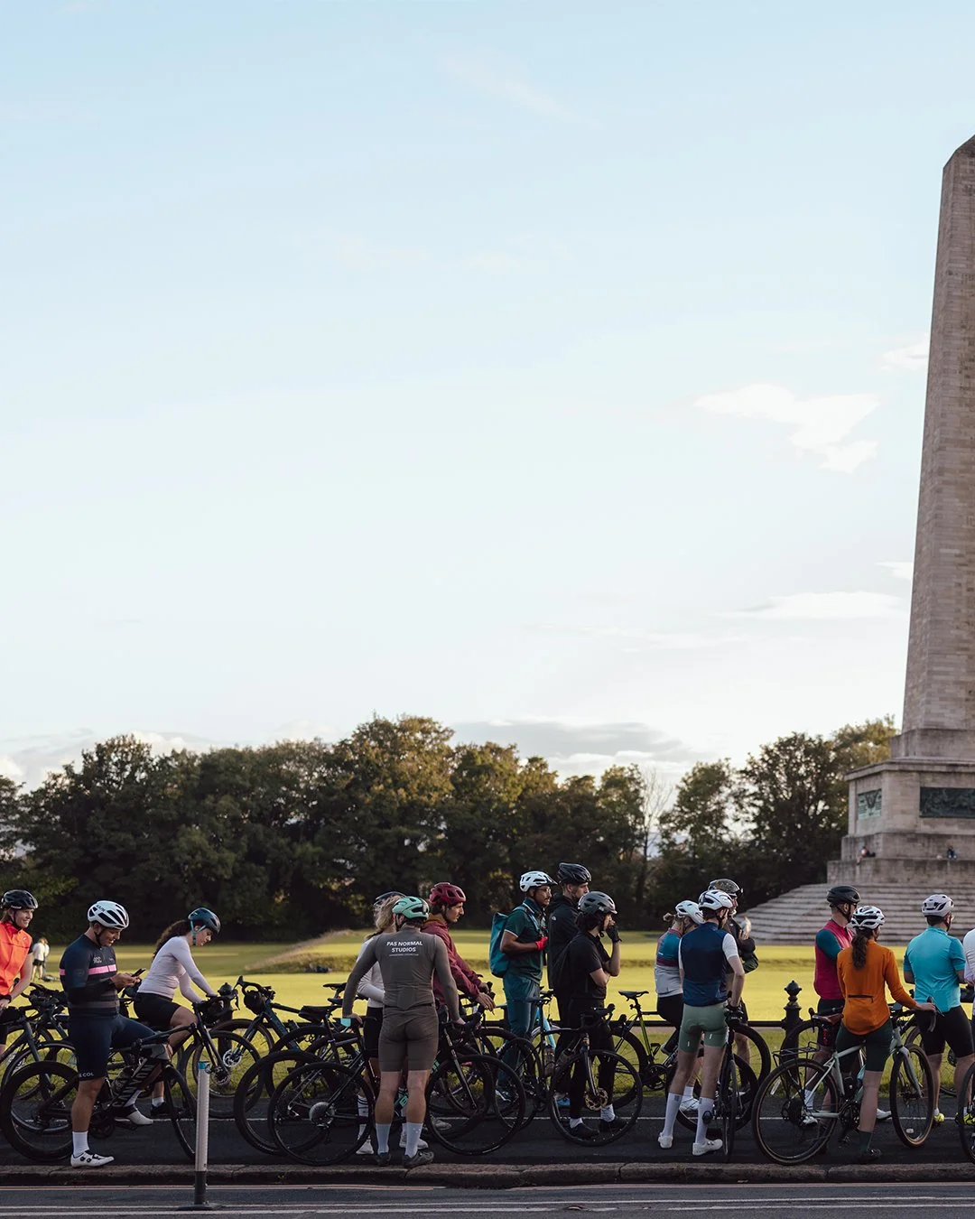 The second season of the PianoPiano Thursday Social Ride is coming to an end. Every week, the white bench in front of the Wellington Obelisk turned into a meeting point where strangers became riding buddies, and riding buddies became friends. The ene