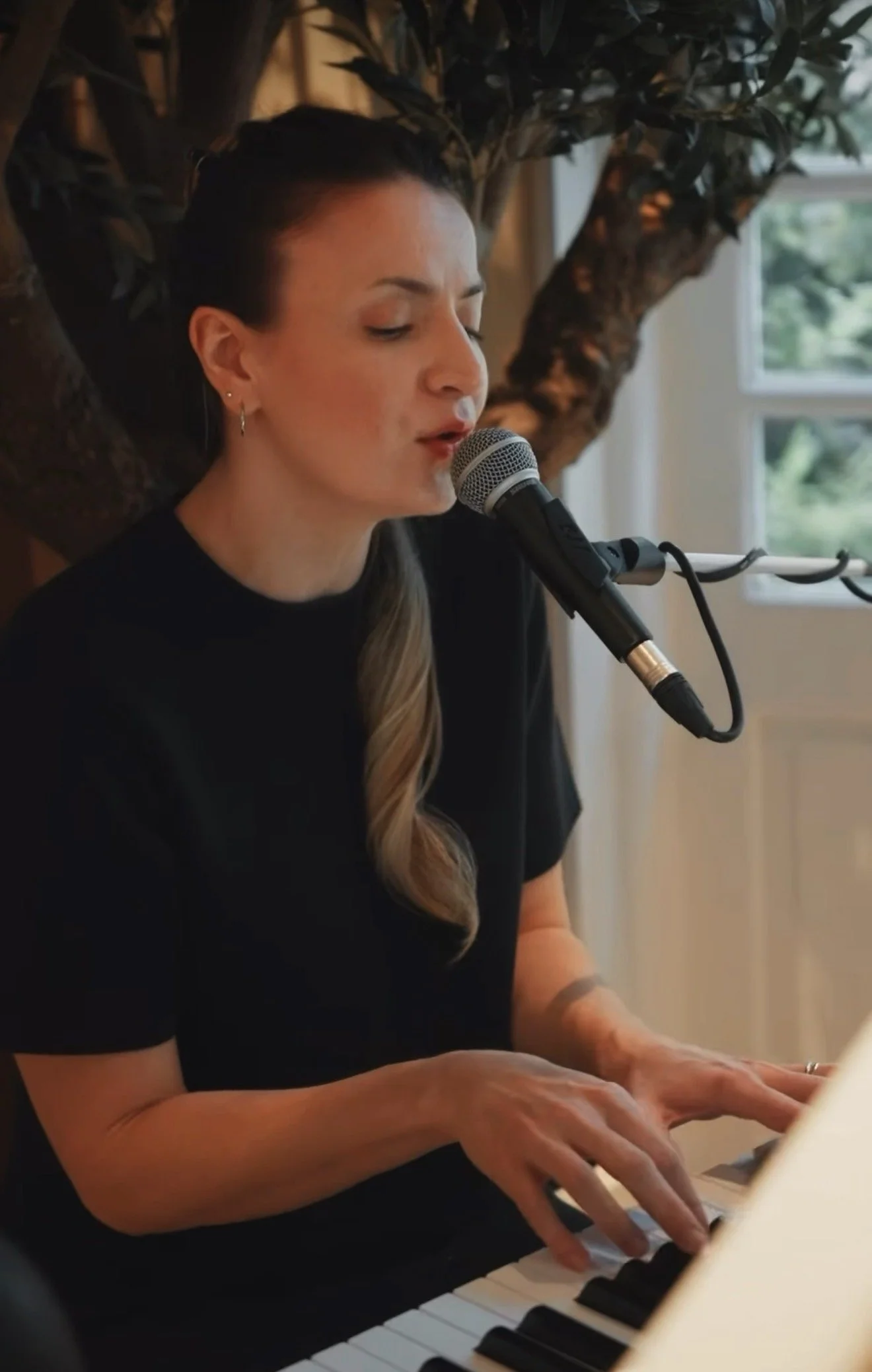 🎶 Live Music at L’Amo Bistro del Mare Singapore