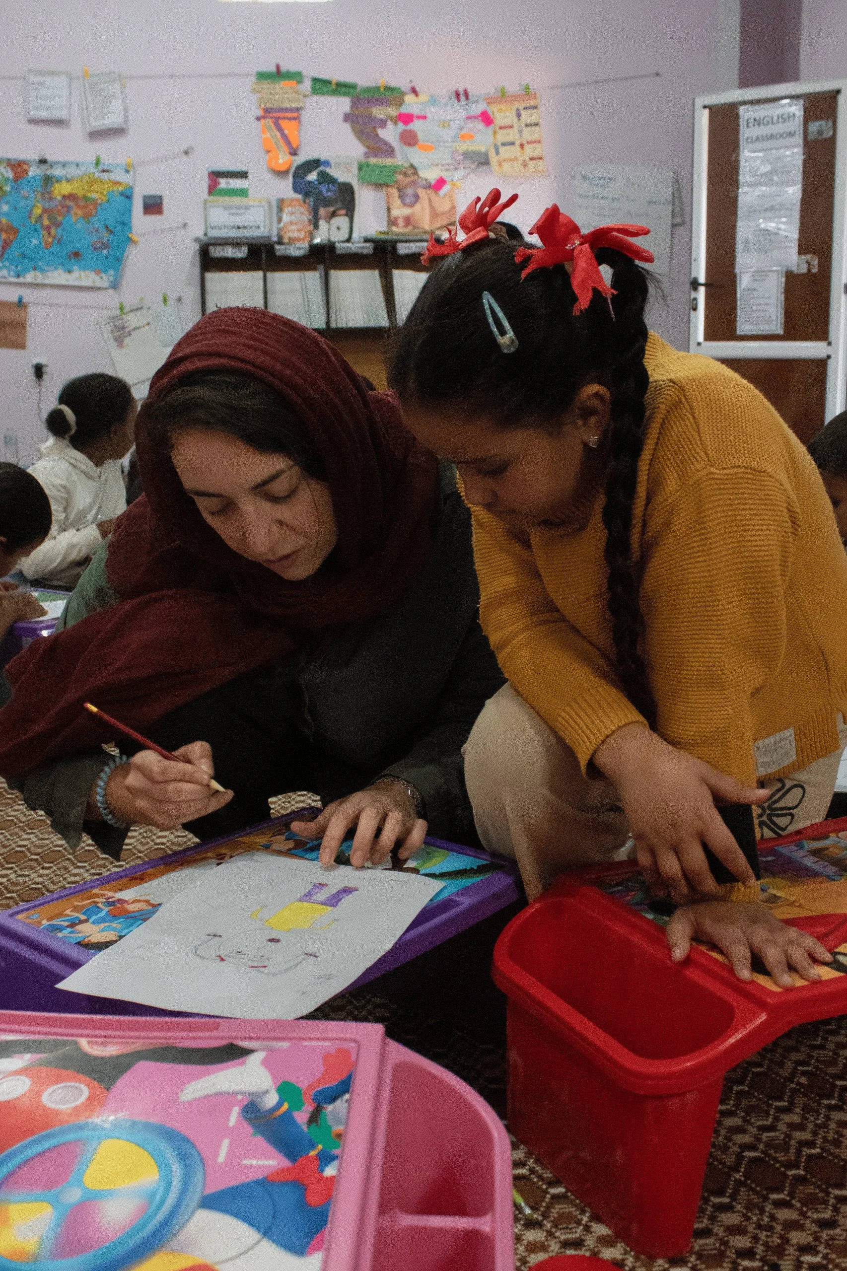 Celebrating Volunteer Marta Capa: Two Months of Creativity, Joy, and Transformation at Desert Voicebox&nbsp;