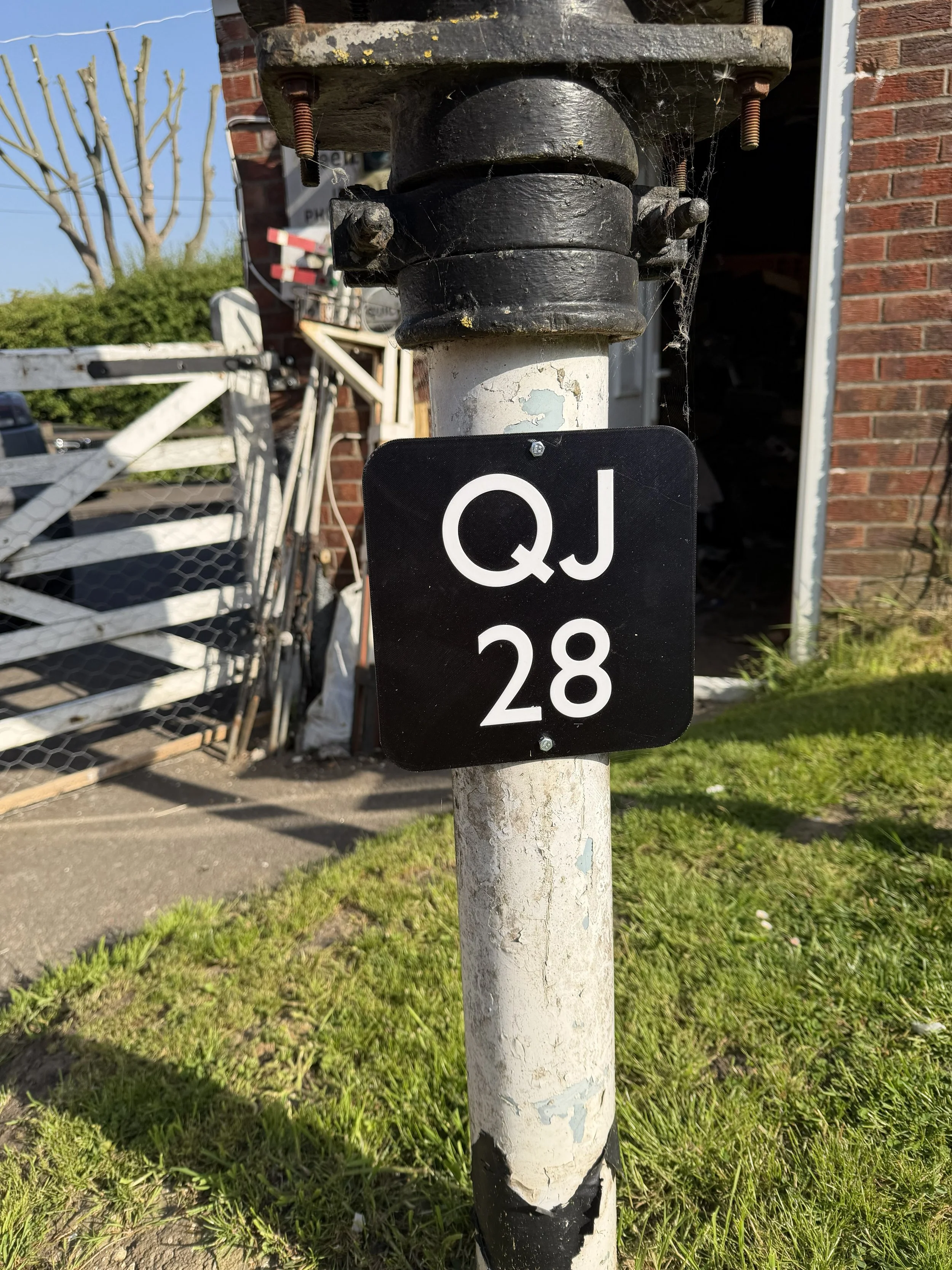QJ28 ID PLATE.jpg