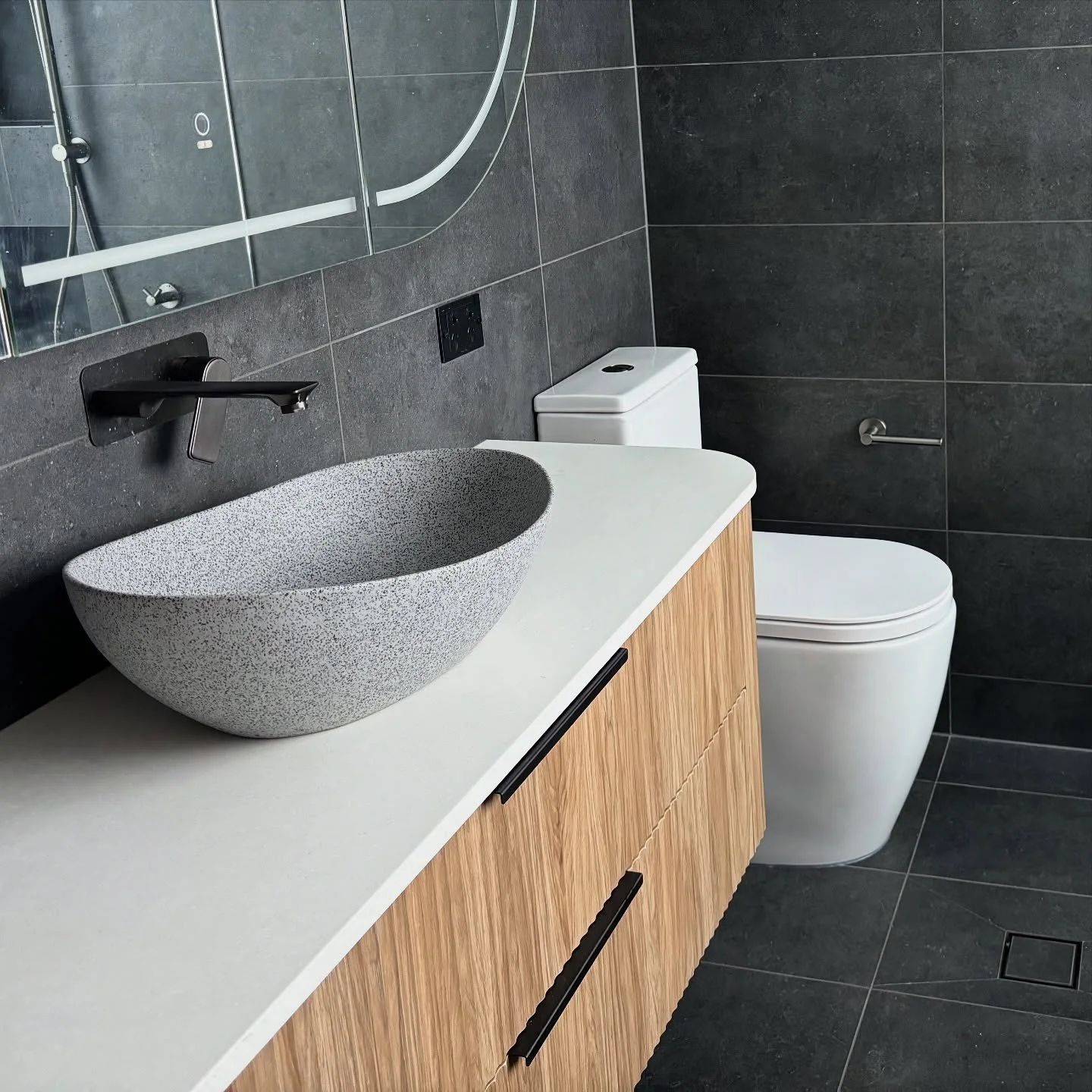 Ensuite Bathroom | Waverley, Sydney

#bathroomreno #ensuitebathroom #luxebathroom #bathroomdesign #sydneybuilder