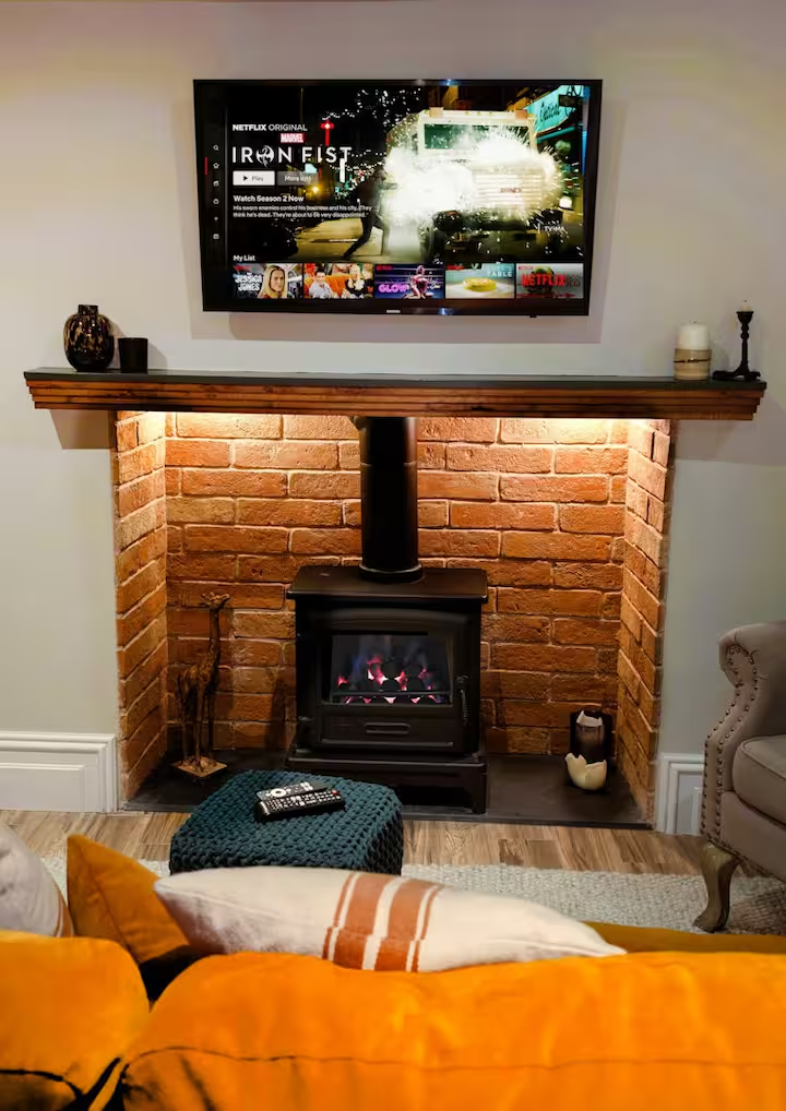 ImageDownloader_www.airbnb.co.uk_d7c2416f-f5c9-4265-a7c3-32beda8d904a (2).png