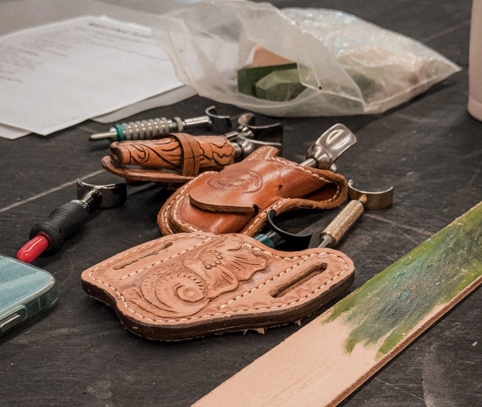 Different types of swivel knives