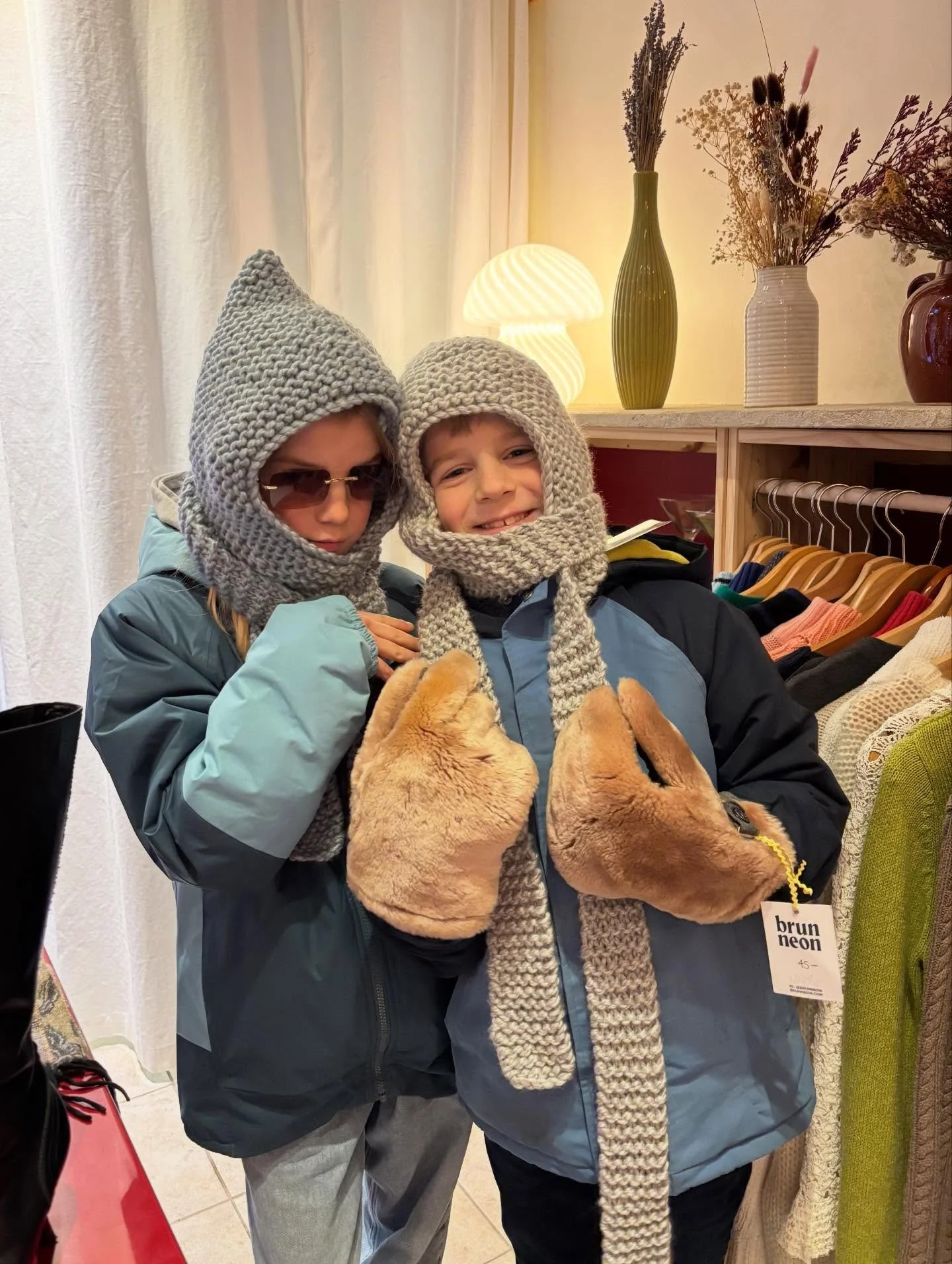 Extraits de mon neveu et ma ni&egrave;ce qui sont venus semer le chaos dans la boutique hier 🥰🥰