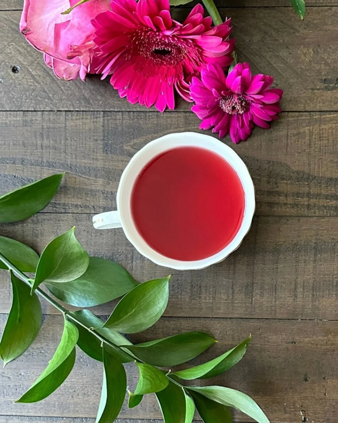 We work really hard to source as much product as possible from the boroughs and our immediate neighbors, so we are THRILLED to carry @hoboken_tea_co! 🍵🌸✨ Owner and certified Tea Sommelier Brooke has created these romantic, calming, and meticulously