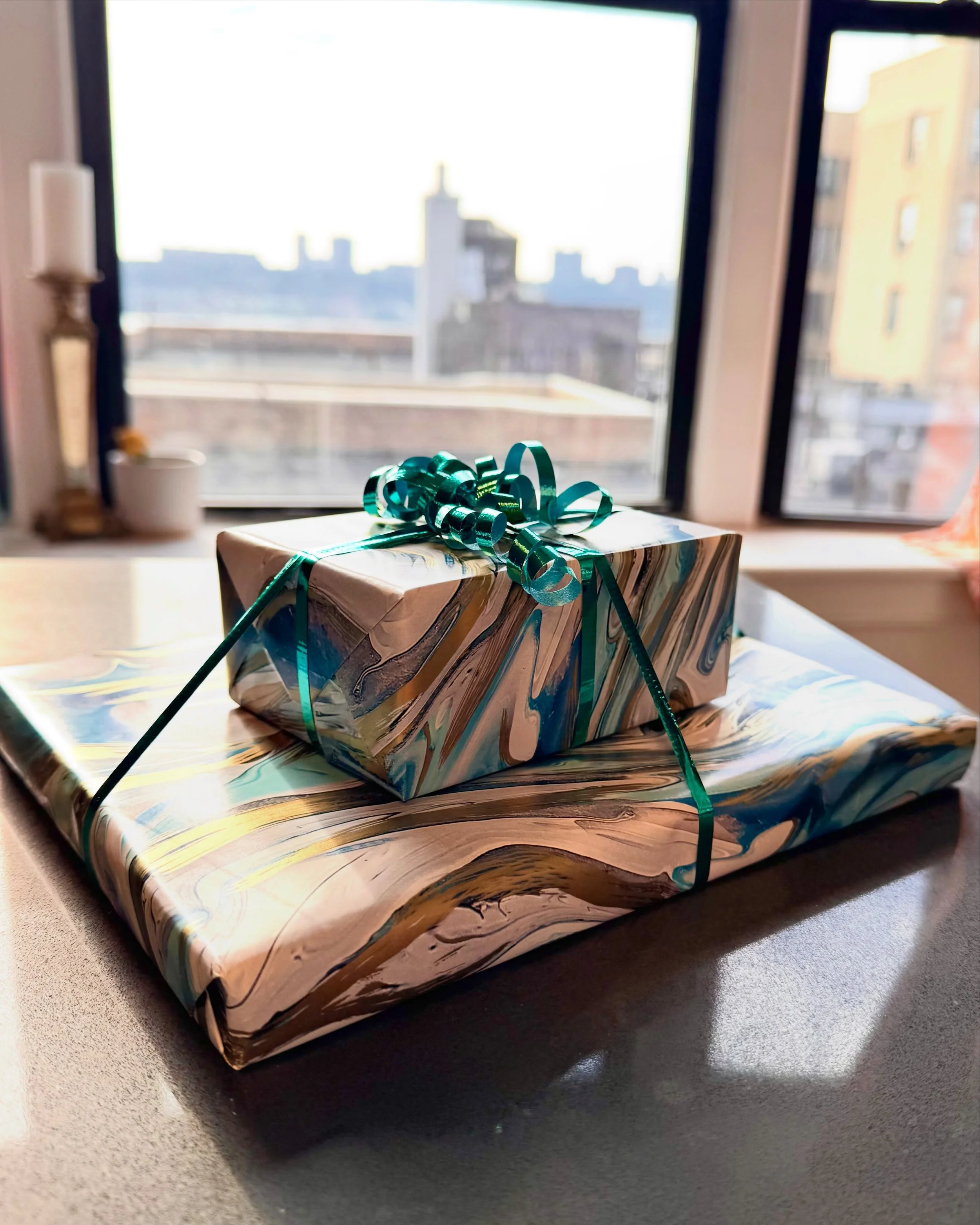 Want your gifts to look ✨professional✨? Let us wrap them -- even if you got it somewhere else!

#giftwrapping #giftshop #wrappingpaper #nycsmallbusiness