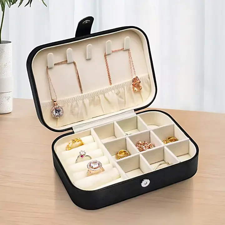 Faux Leather Portable Jewelry Box: Black