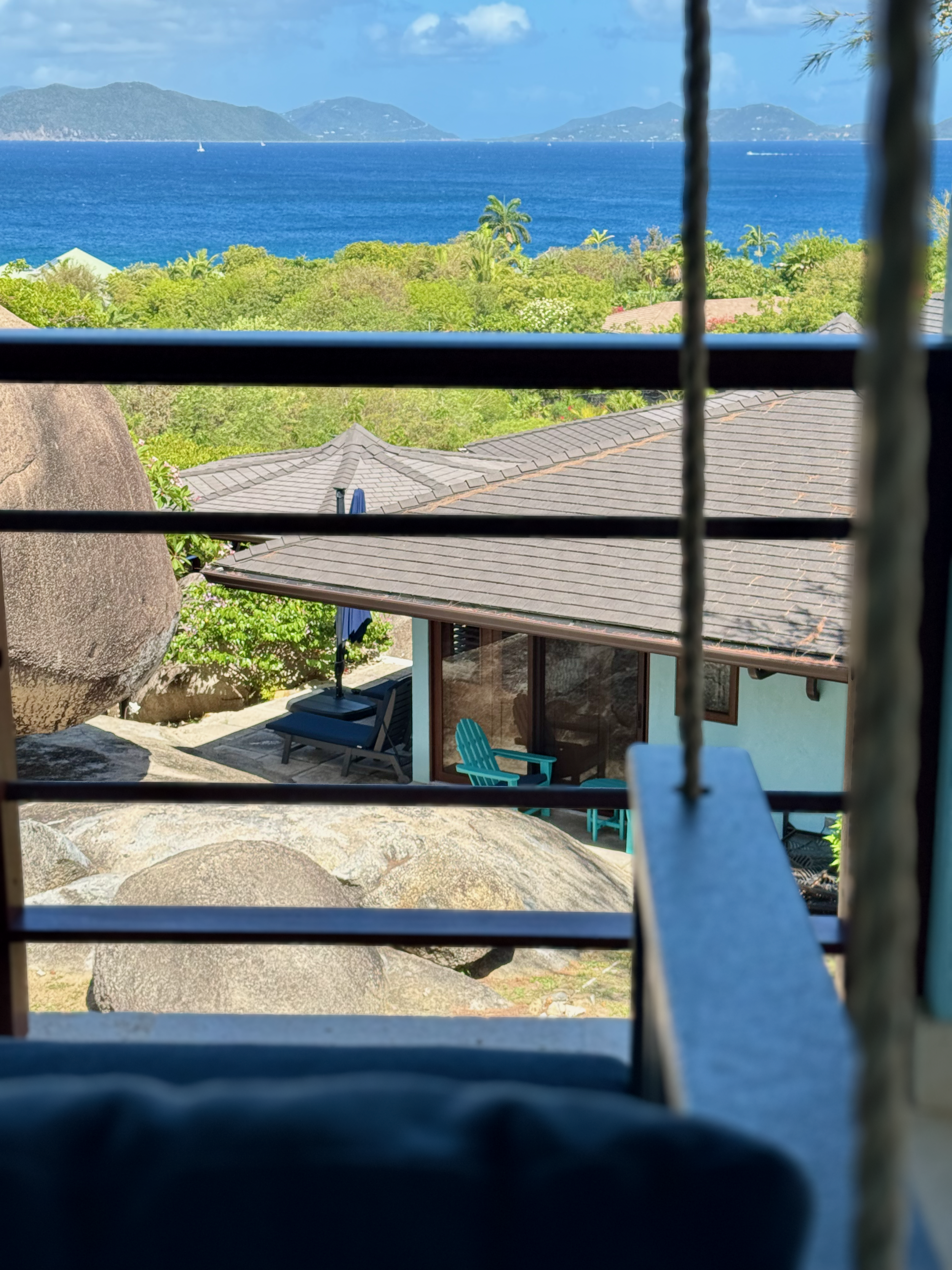 Private king suite with en-suite bathroom at Eden Waters Villa