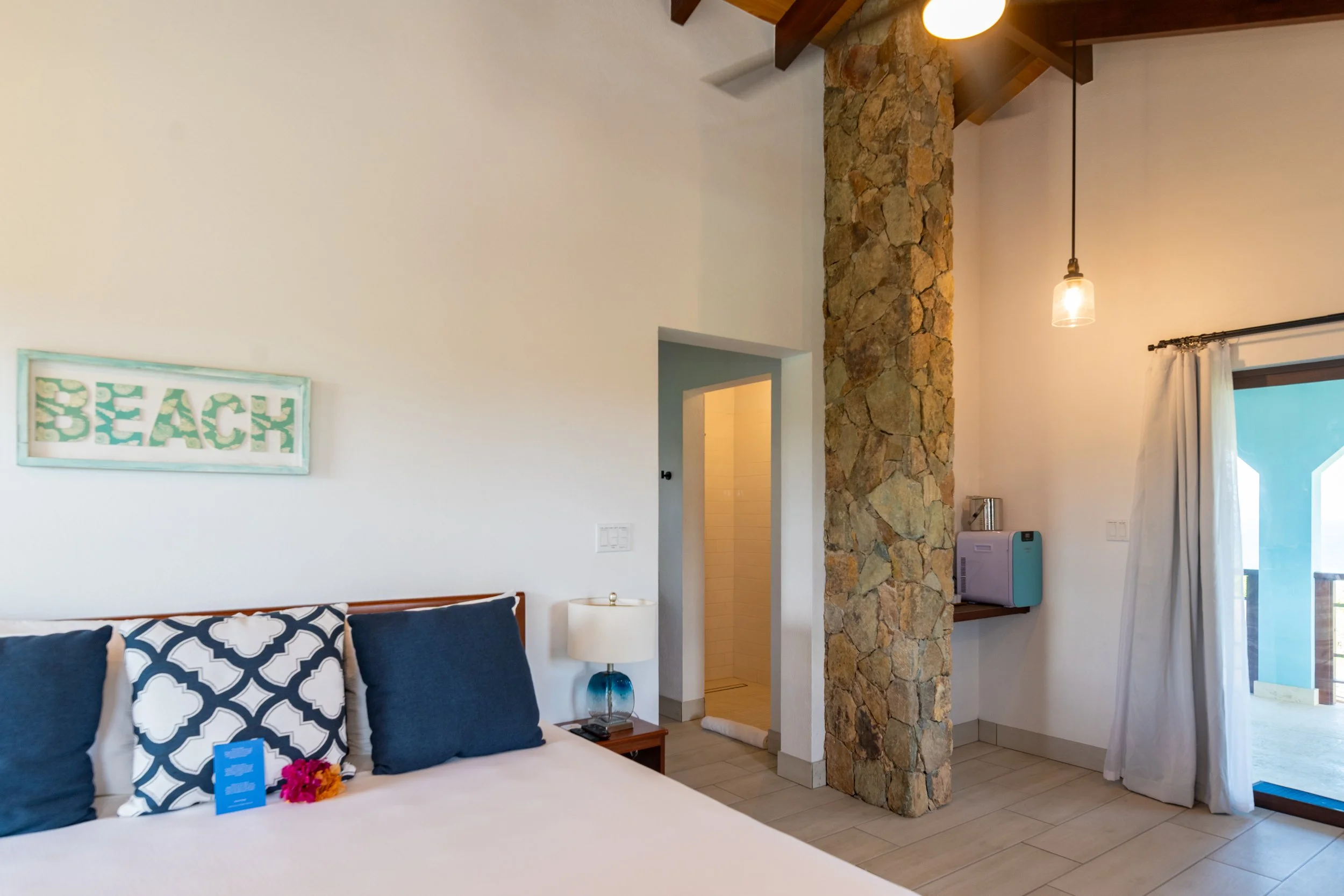 Private king suite with en-suite bathroom at Eden Waters Villa