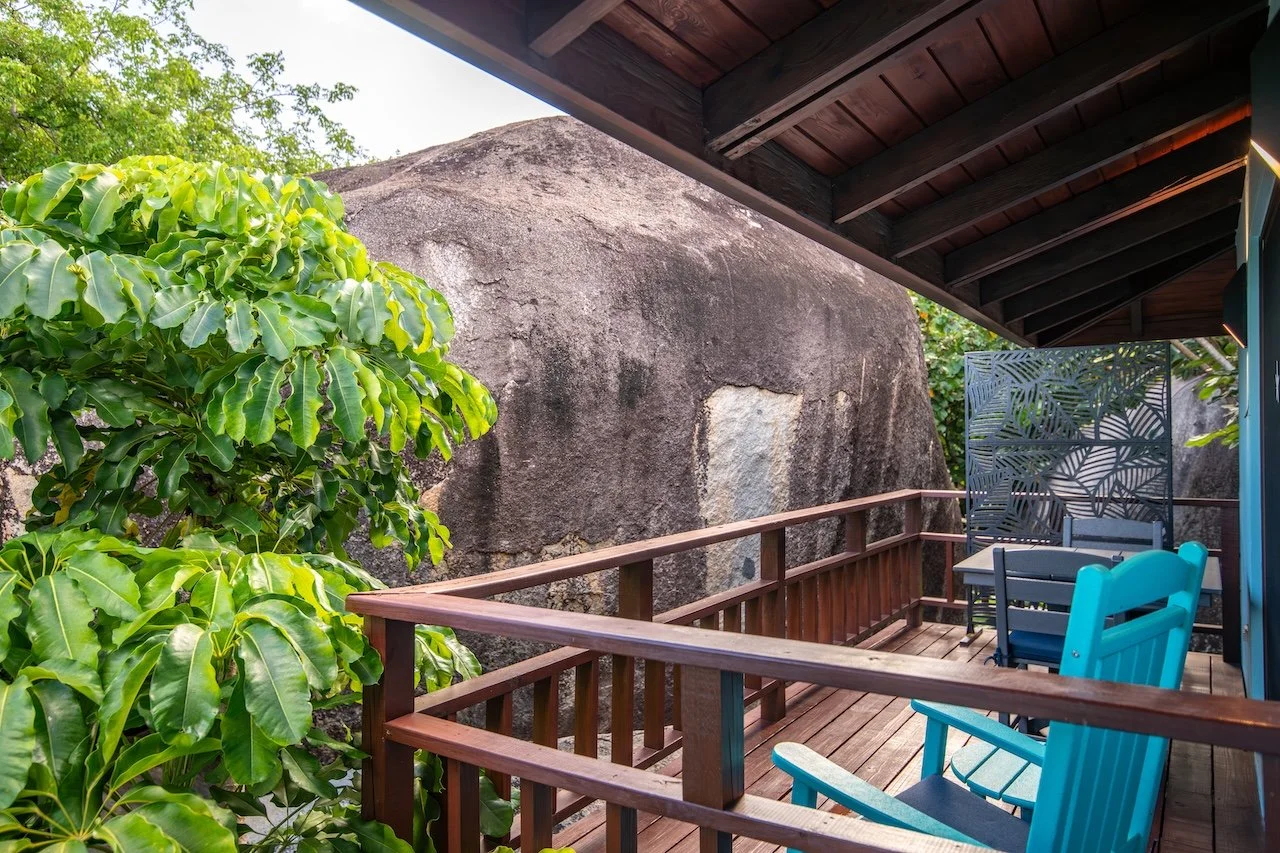 Private king suite with en-suite bathroom at Eden Waters Villa
