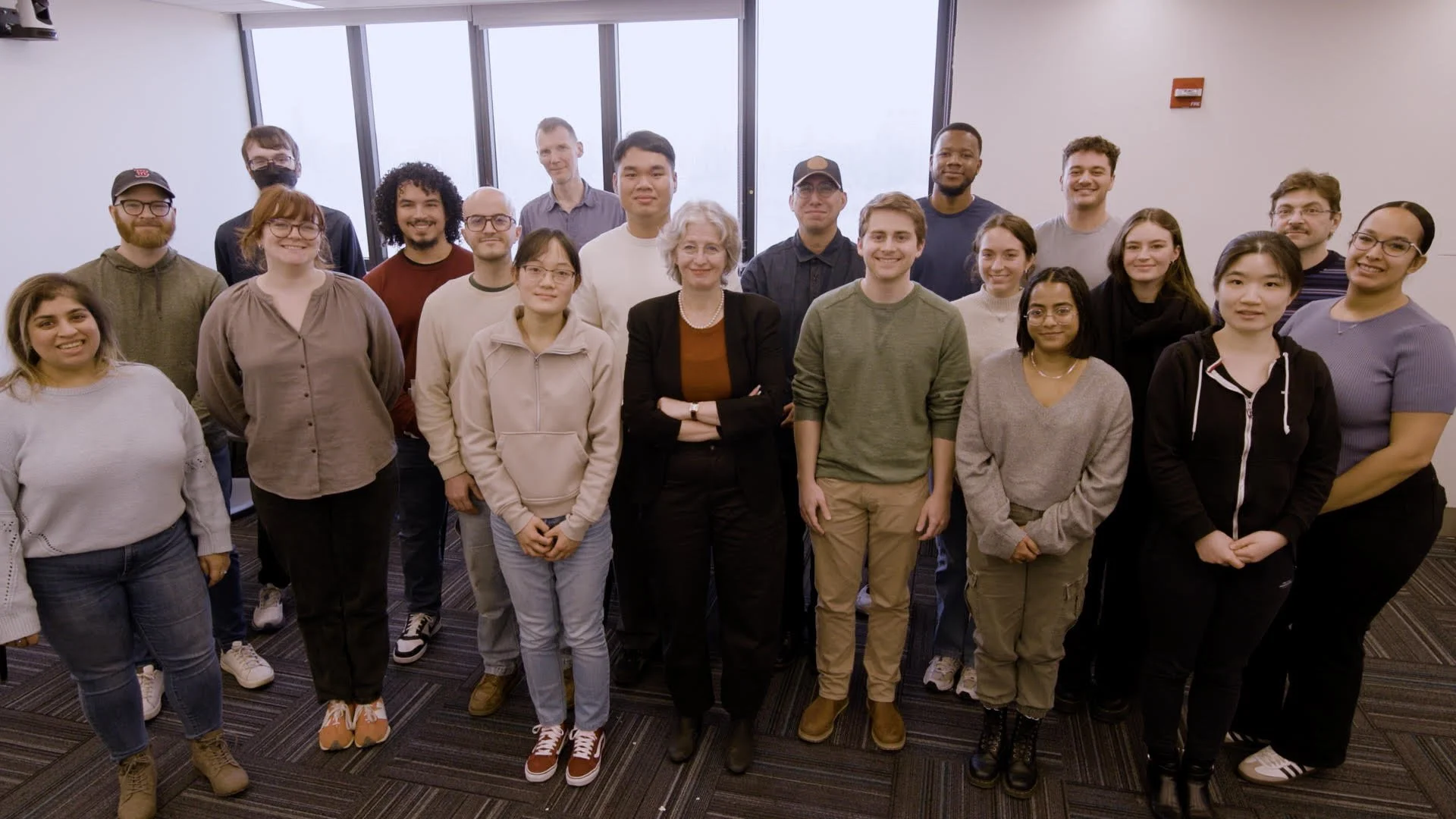 Viviana and Simon Lab Group Photo in 17-80.jpg