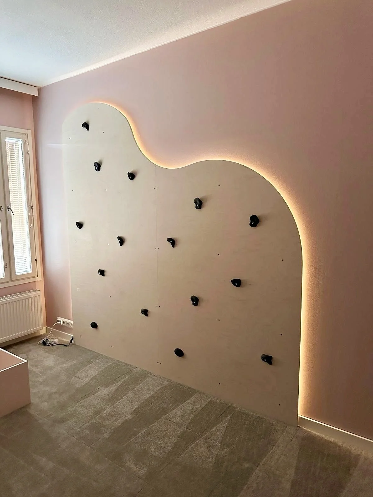 Syksyn satunnaisia kuvia🍁

Some on ollut hiljaisempi, koska kiire 🫣 Monta tiivist&auml; remppaprojektia ollut ja on ty&ouml;p&ouml;yd&auml;ll&auml;. Ihanaa, mutta aika intensiivist&auml; ajoittain.

Pimenev&auml;t illat houkuttelee kaiken ihanan tu