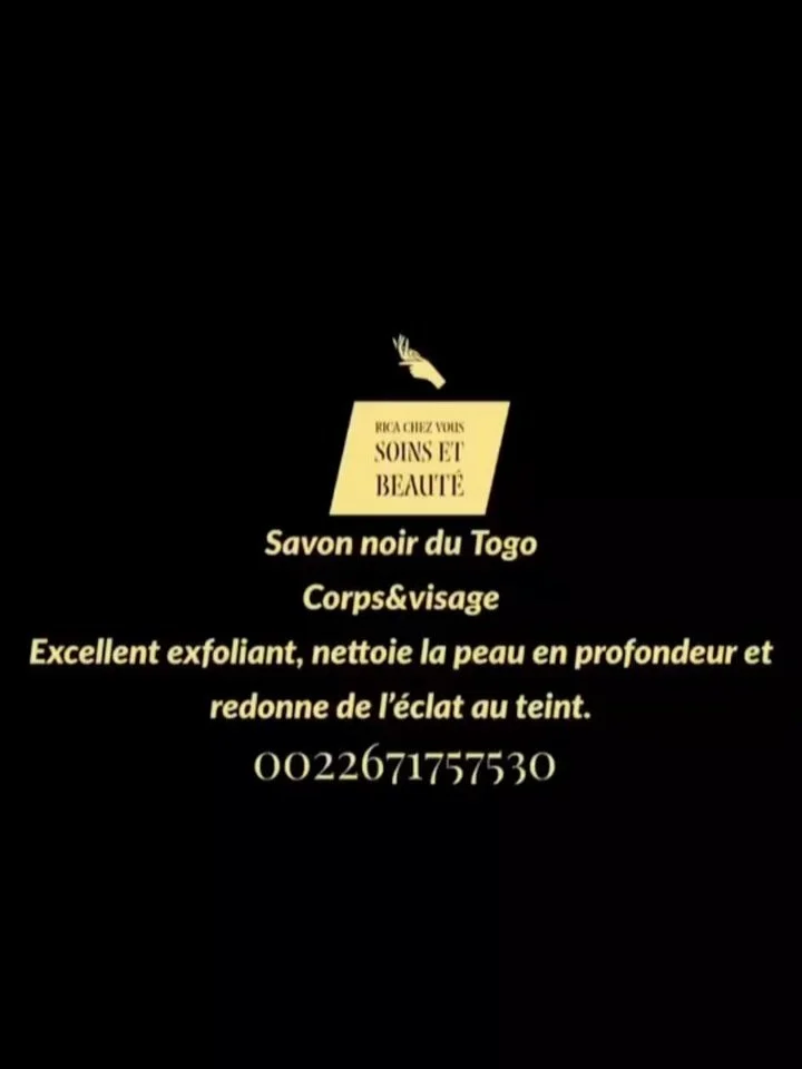 Au contact de l&rsquo;eau l&rsquo;akoto noircit et devient la p&acirc;te qui s&eacute;tire que vous connaissez. Redonne leclat au teint et avec l&rsquo;avantage que vous pouvez y ajouter tout ce que vous voulez miel, lait, huile v&eacute;g&eacute;tal