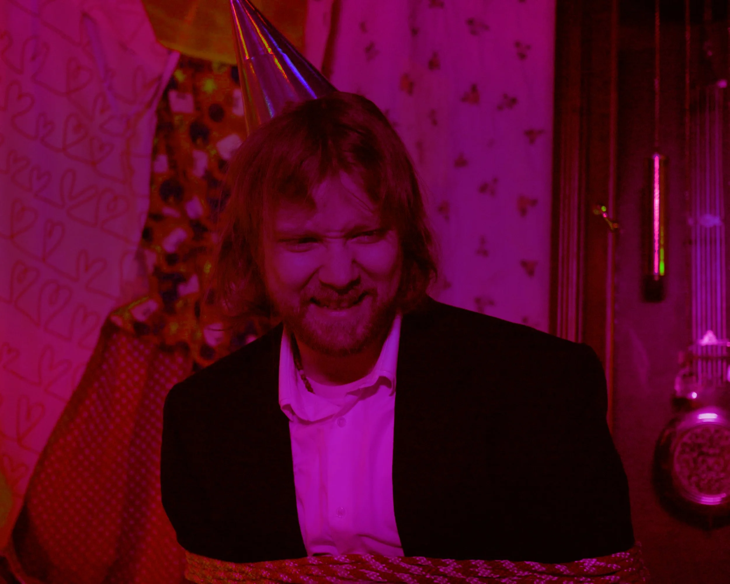 CLIP LAYOUT.00_00_40_21.Still022.jpg