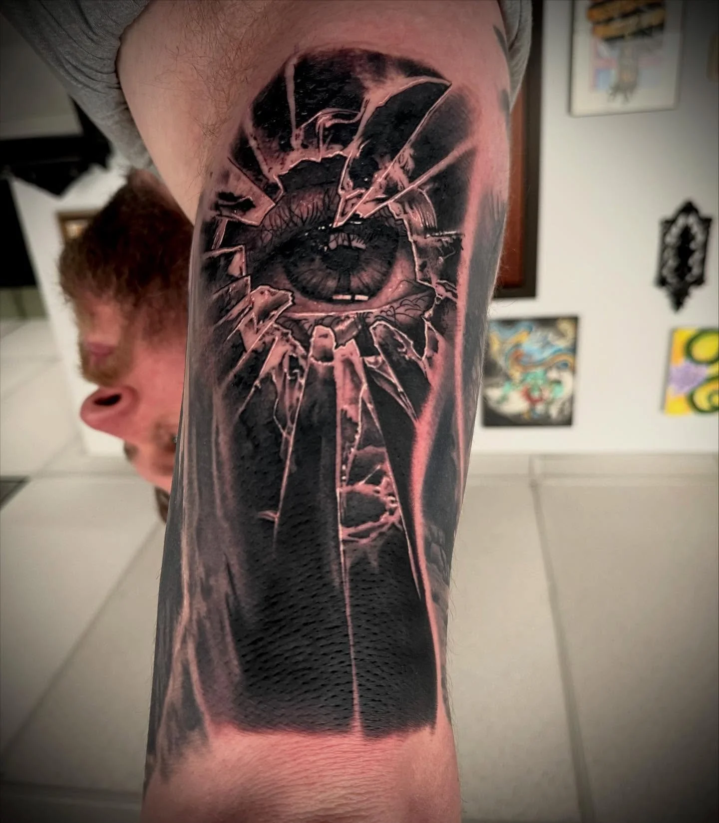 Fun tricep filler for @seemanjoe 

#eye #eyetattoo #broken #brokenglasstattoo #black #blackouttattoo #blackandgreytattoo #blackandgreyrealism #realismtattoo #tricep #triceptattoo #armtattoo #inked #tattooartist #tattoosnob #yckth #hustlebutterdeluxe 
