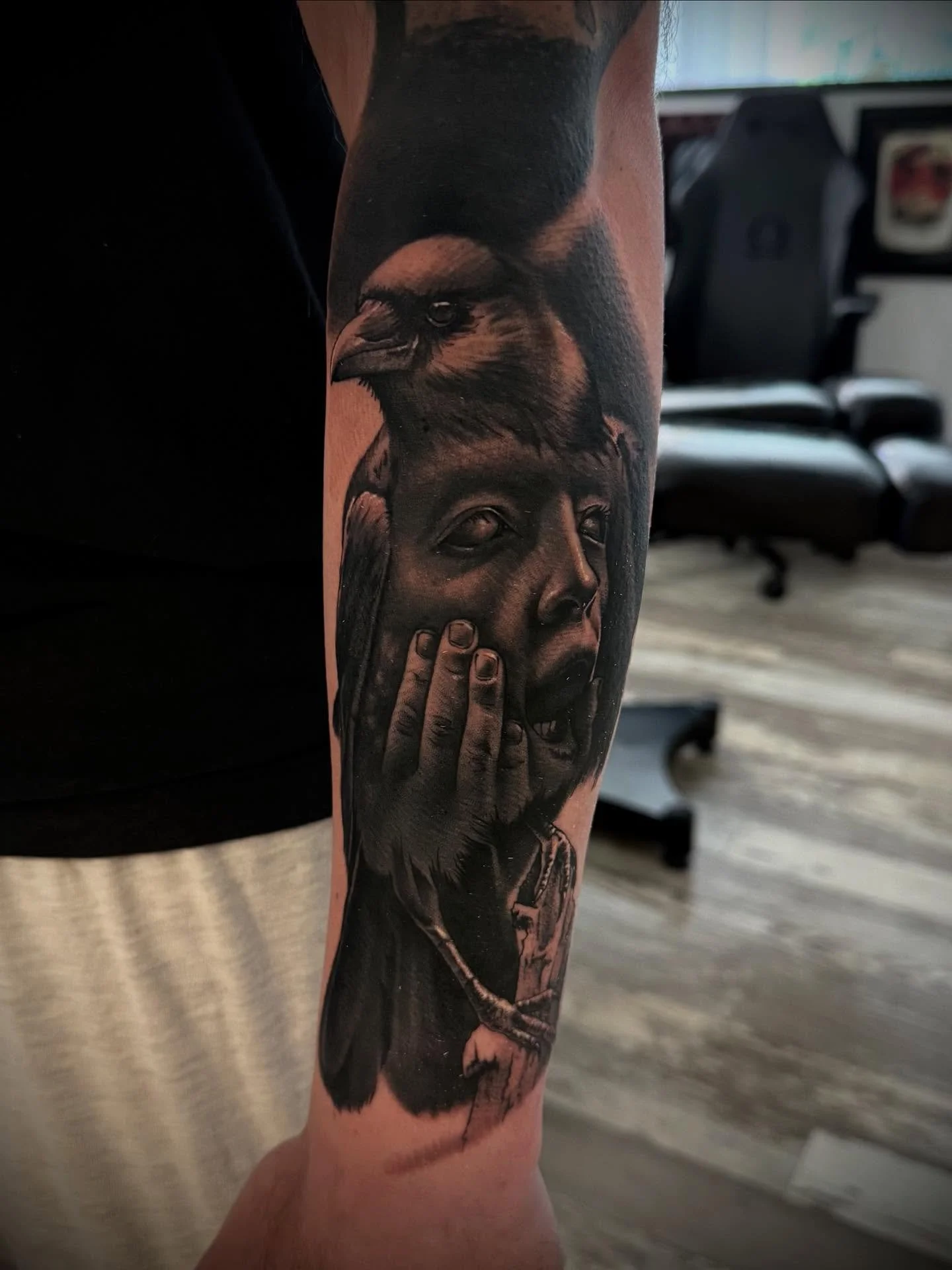 Got to crush this forearm design for Brandon!

#raven #raventattoo #black #blackout #horror #horrorportrait #blackandgreytattoo #blackandgreyrealism #tattoosnob #fyp @tattoosnob #armtattoo #realism #iowa #iowatattoos #iowaartist #yckth #hustlebutterd