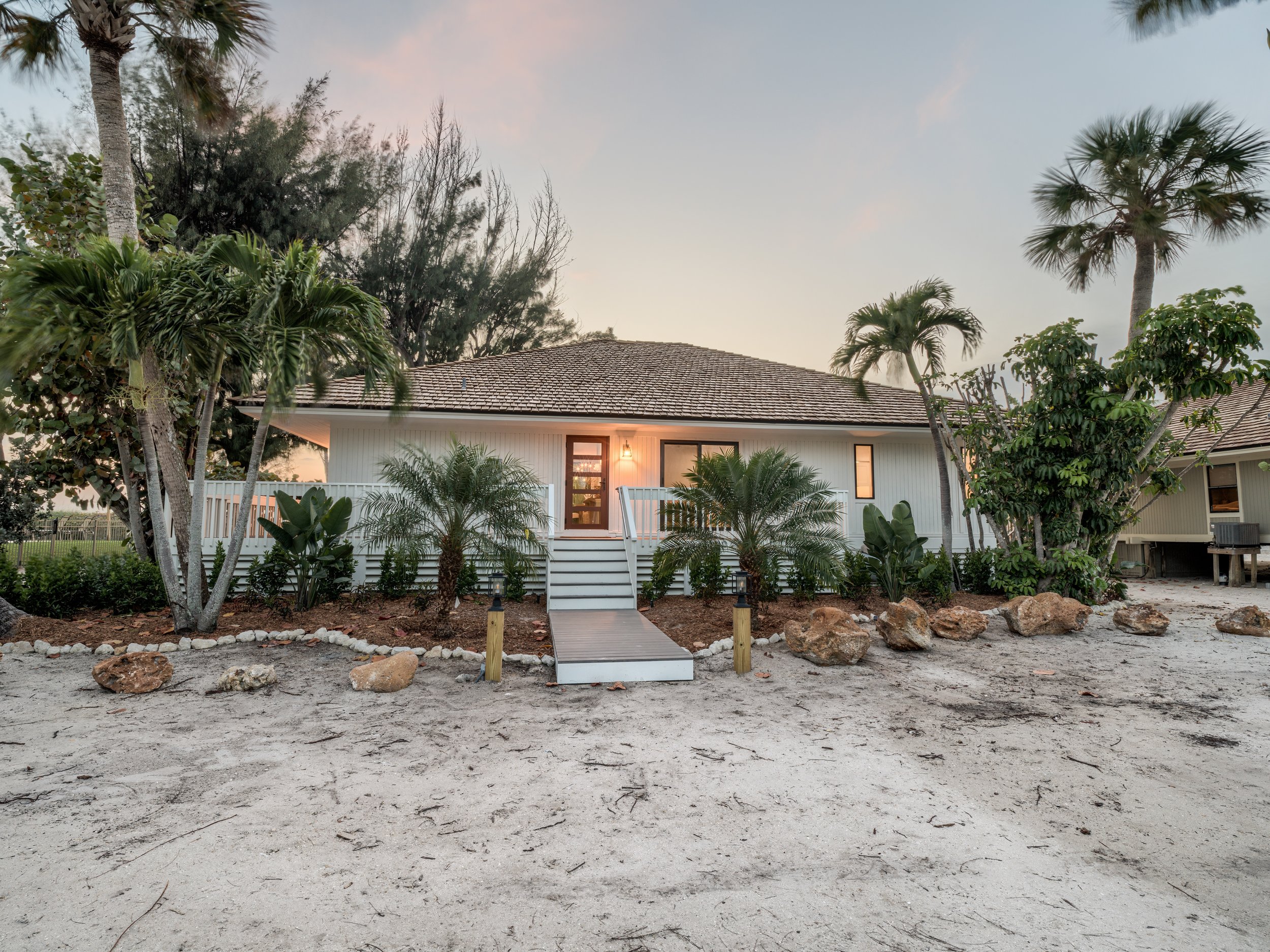 Beach Home 16 High Res-67 copy.jpeg