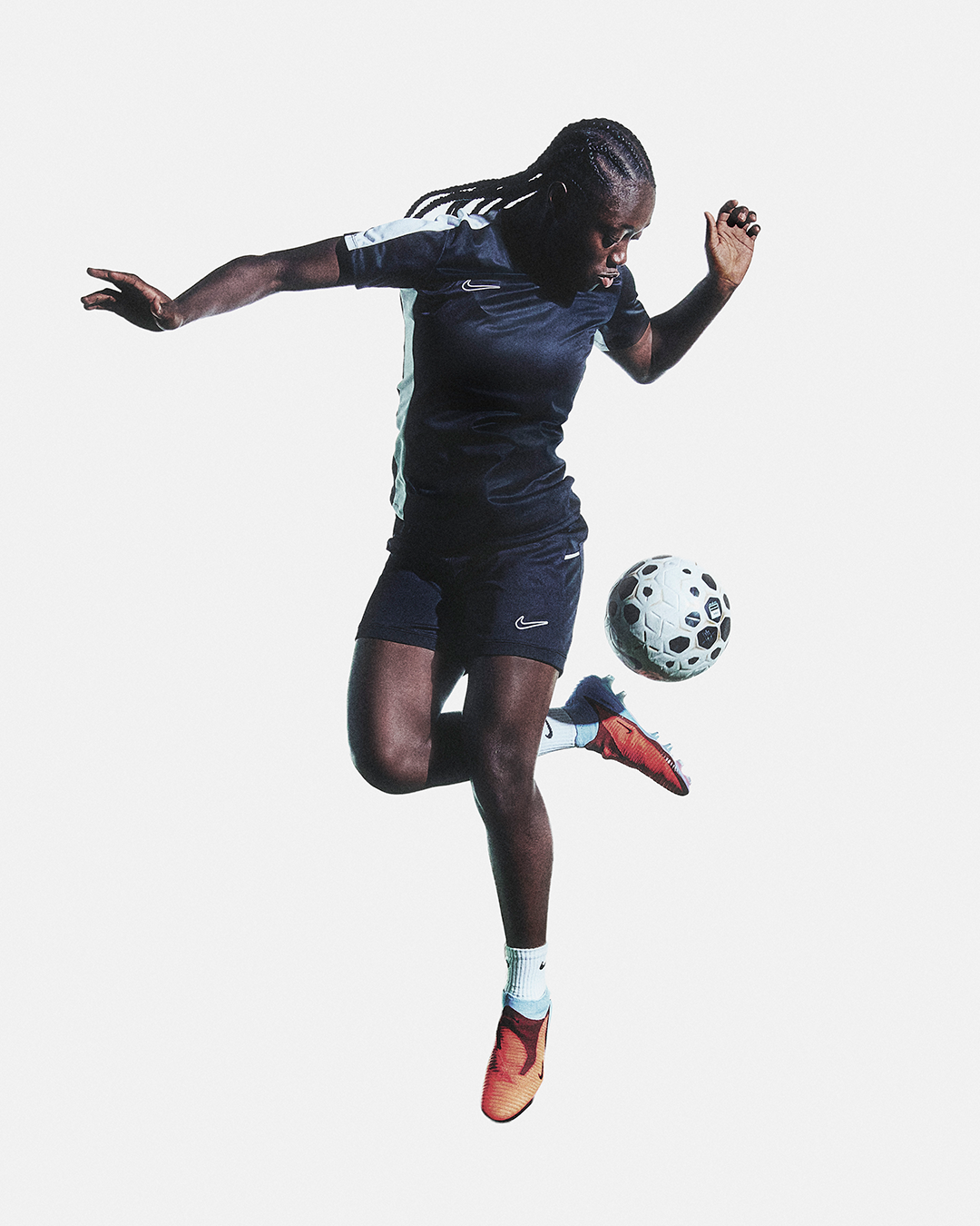 NIKE_PHANTOM_AICHA_PERFORMANCE_01278_V3a.png