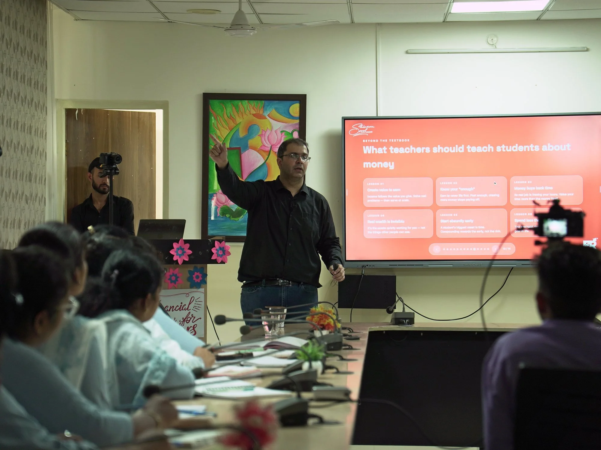 fr-talks-educators-dav-kaithal-11-pointing-to-audience.jpg