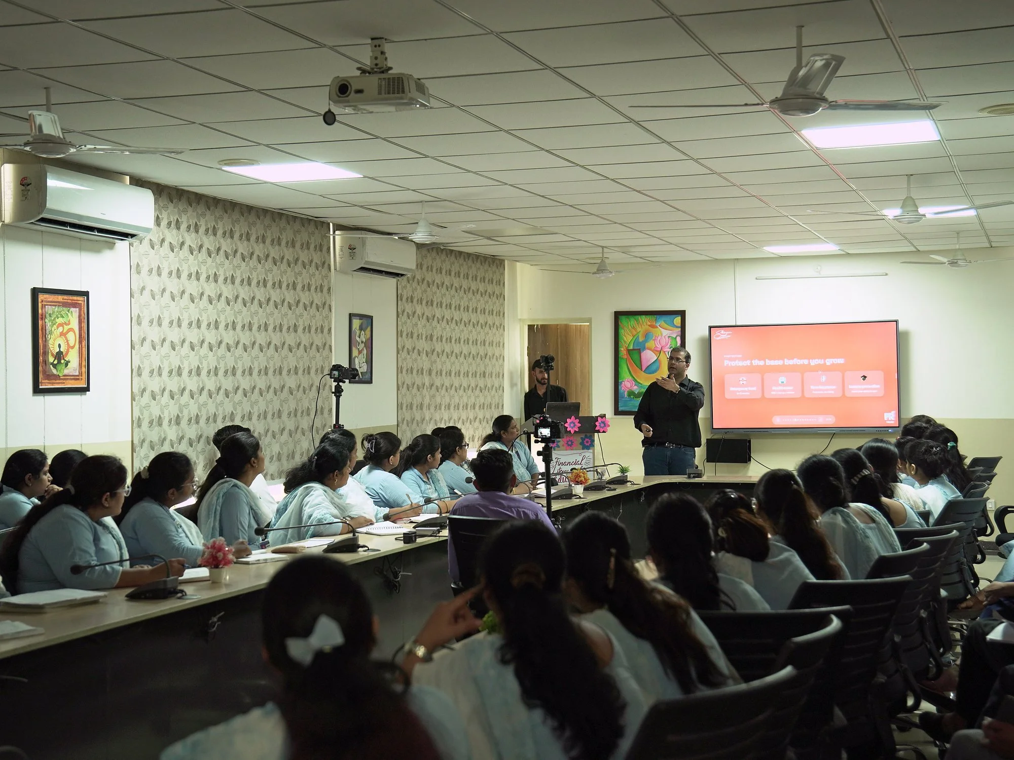 fr-talks-educators-dav-kaithal-13-full-room-side-view.jpg