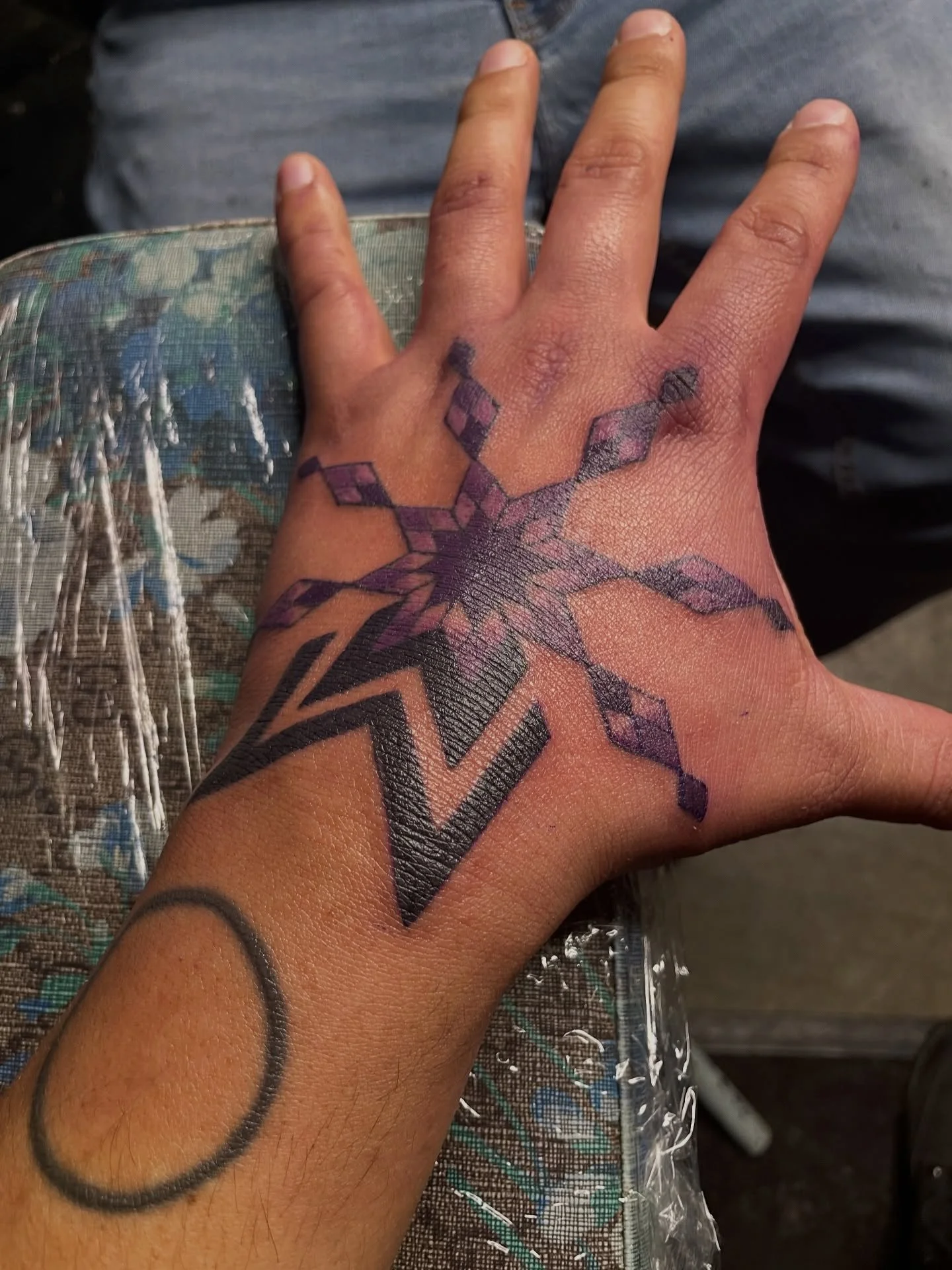 Maaaannnn tysm @j.h.tattoo !!!!
I&rsquo;ve been wanting some more ink for so long, and I&rsquo;m so grateful that these ones were booked with you! Wopila tanka fr
The Wonahun Waste Logo on my hand, to remind me always of the way to be. Bomberman on m